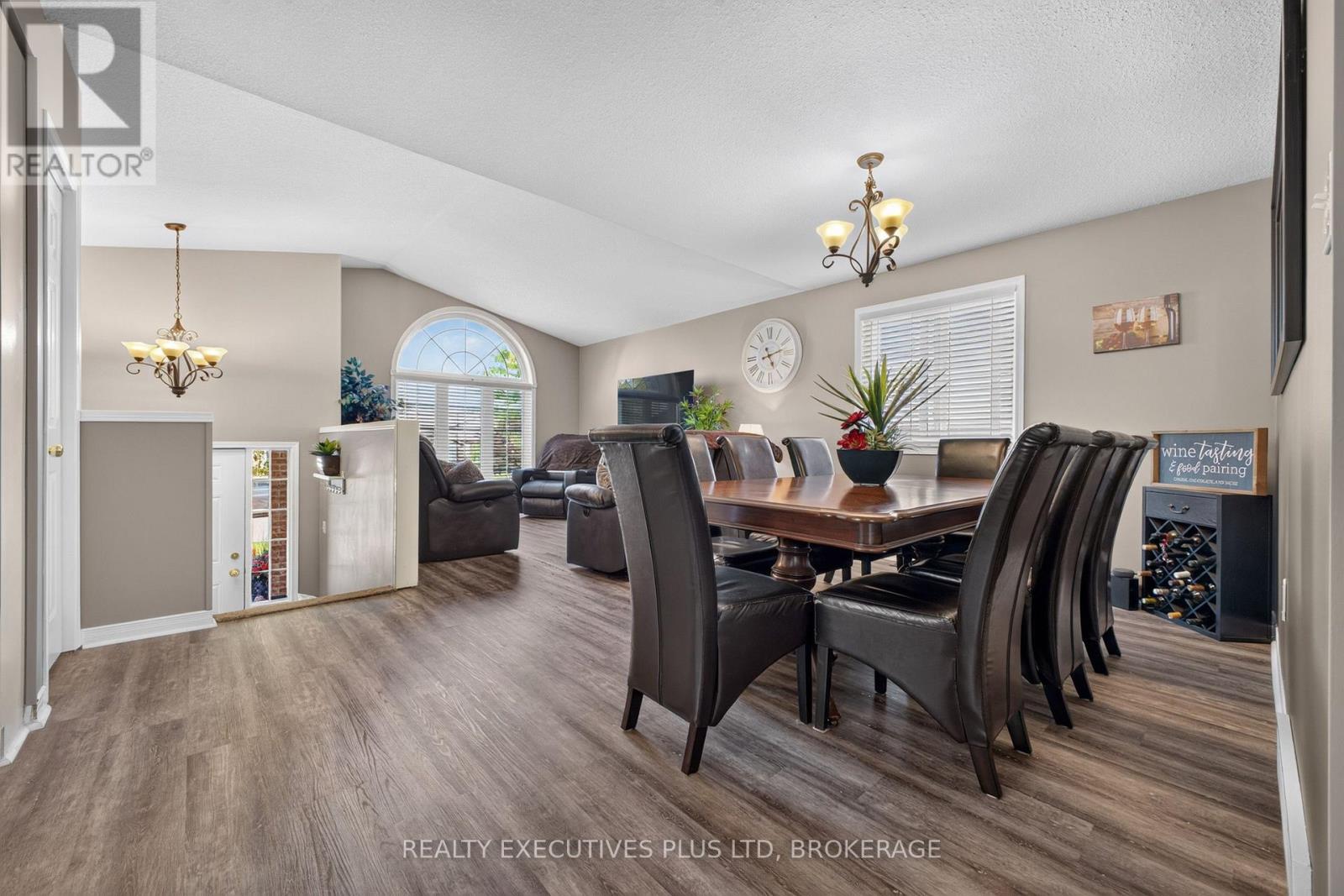 7802 Sabine Drive, Niagara Falls, Ontario  L2H 3E4 - Photo 8 - X13821444