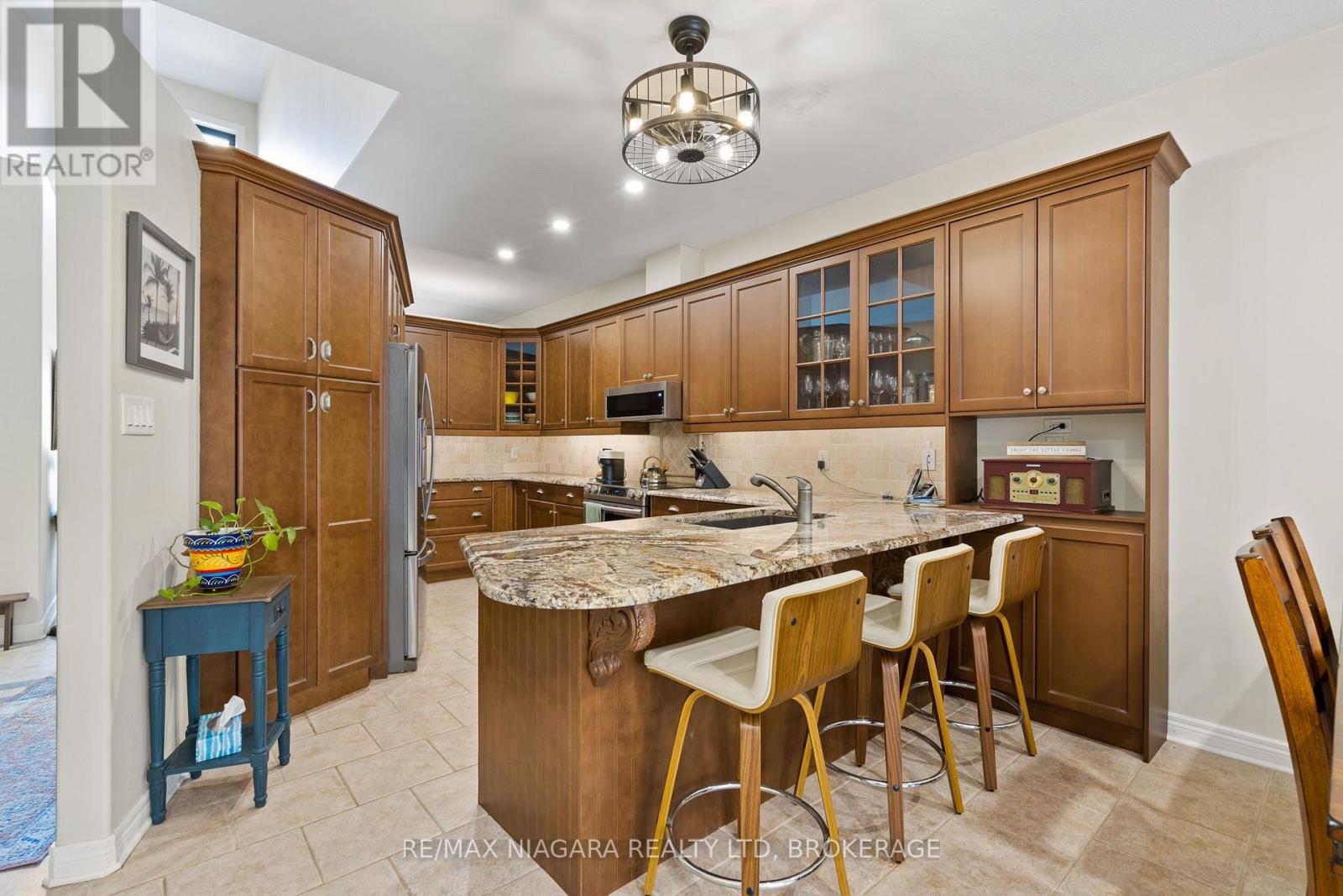 2487 Walker Court, Niagara Falls, Ontario  L2J 0A2 - Photo 7 - X13822960