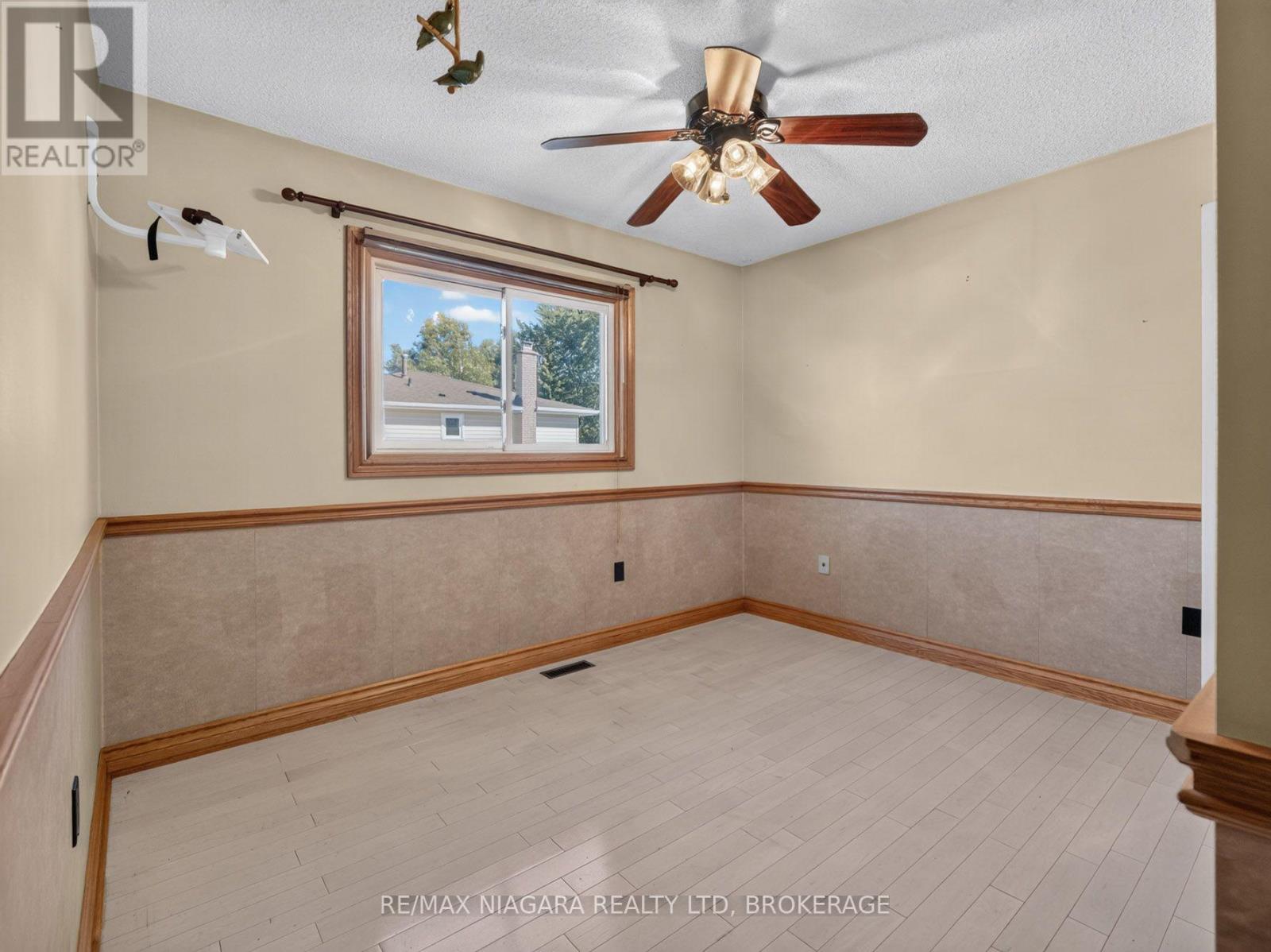 7905 Salisbury Place, Niagara Falls, Ontario  L2H 2W7 - Photo 12 - X13823586