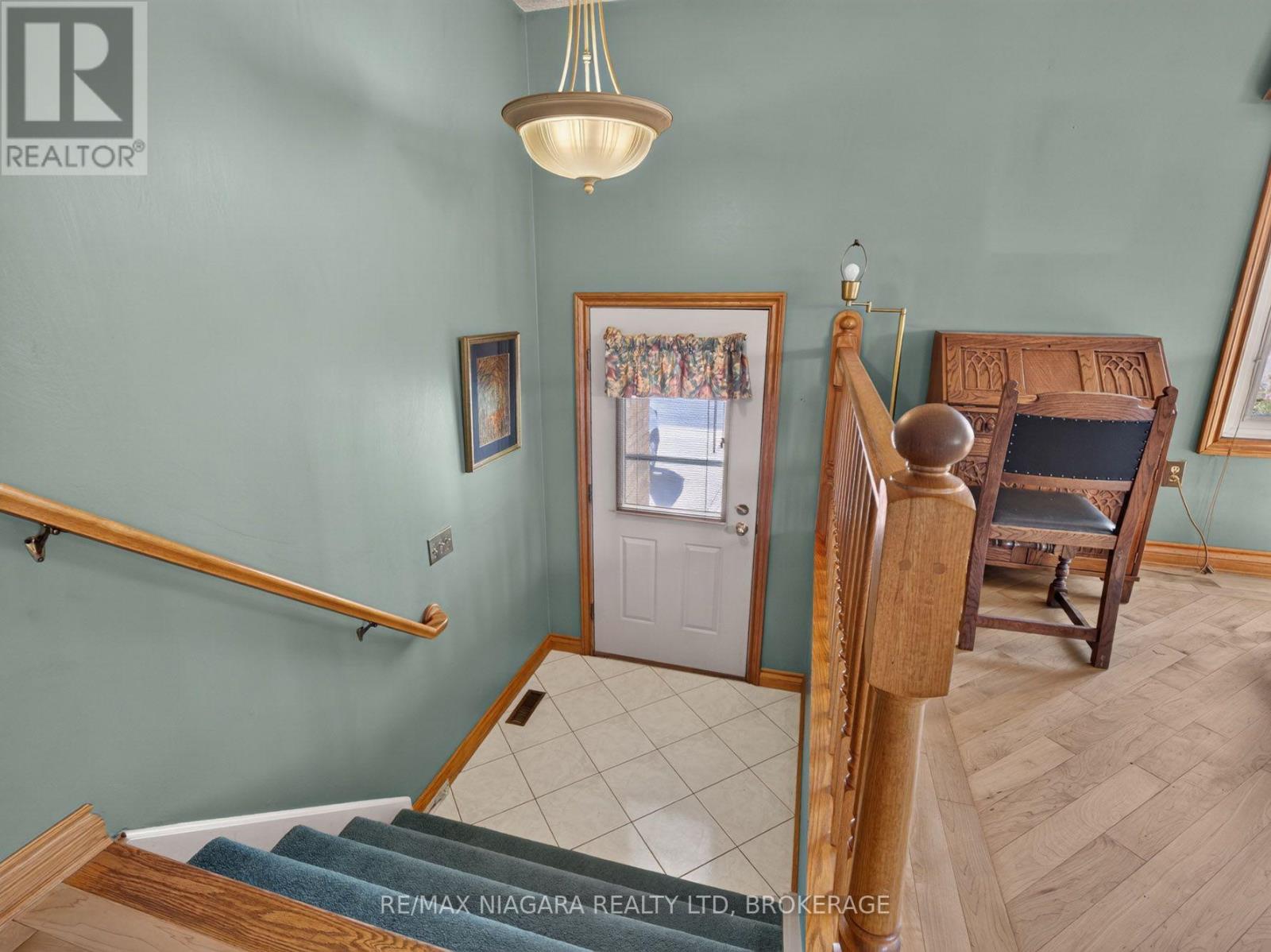 7905 Salisbury Place, Niagara Falls, Ontario  L2H 2W7 - Photo 6 - X13823586