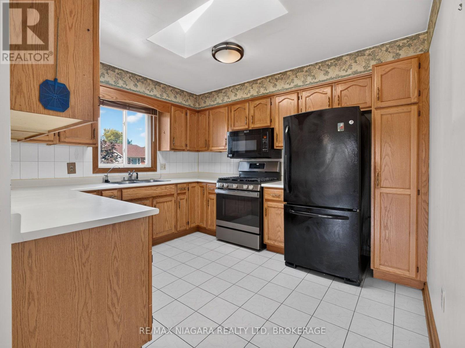 7905 Salisbury Place, Niagara Falls, Ontario  L2H 2W7 - Photo 7 - X13823586