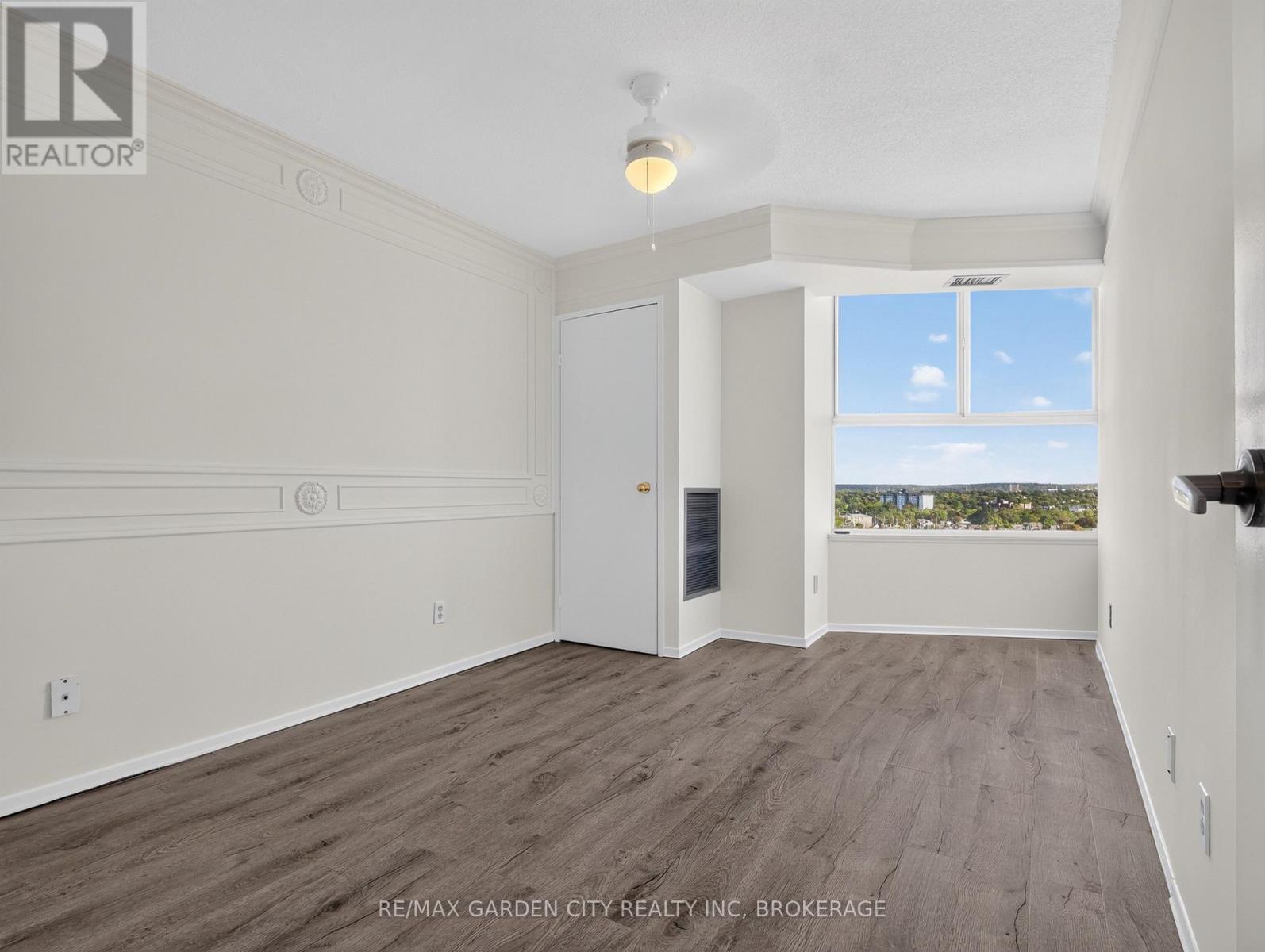 1107 - 7 Gale Crescent, St. Catharines, Ontario  L2R 7M8 - Photo 12 - X13824238