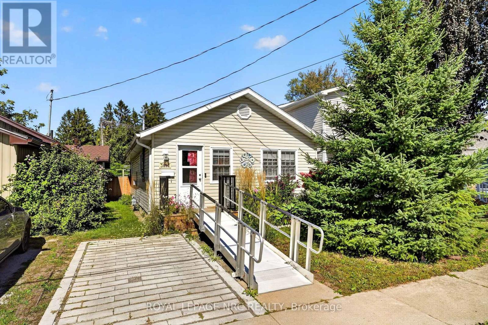 3852 Mathewson Avenue, Fort Erie, Ontario  L0S 1B0 - Photo 2 - X13824398