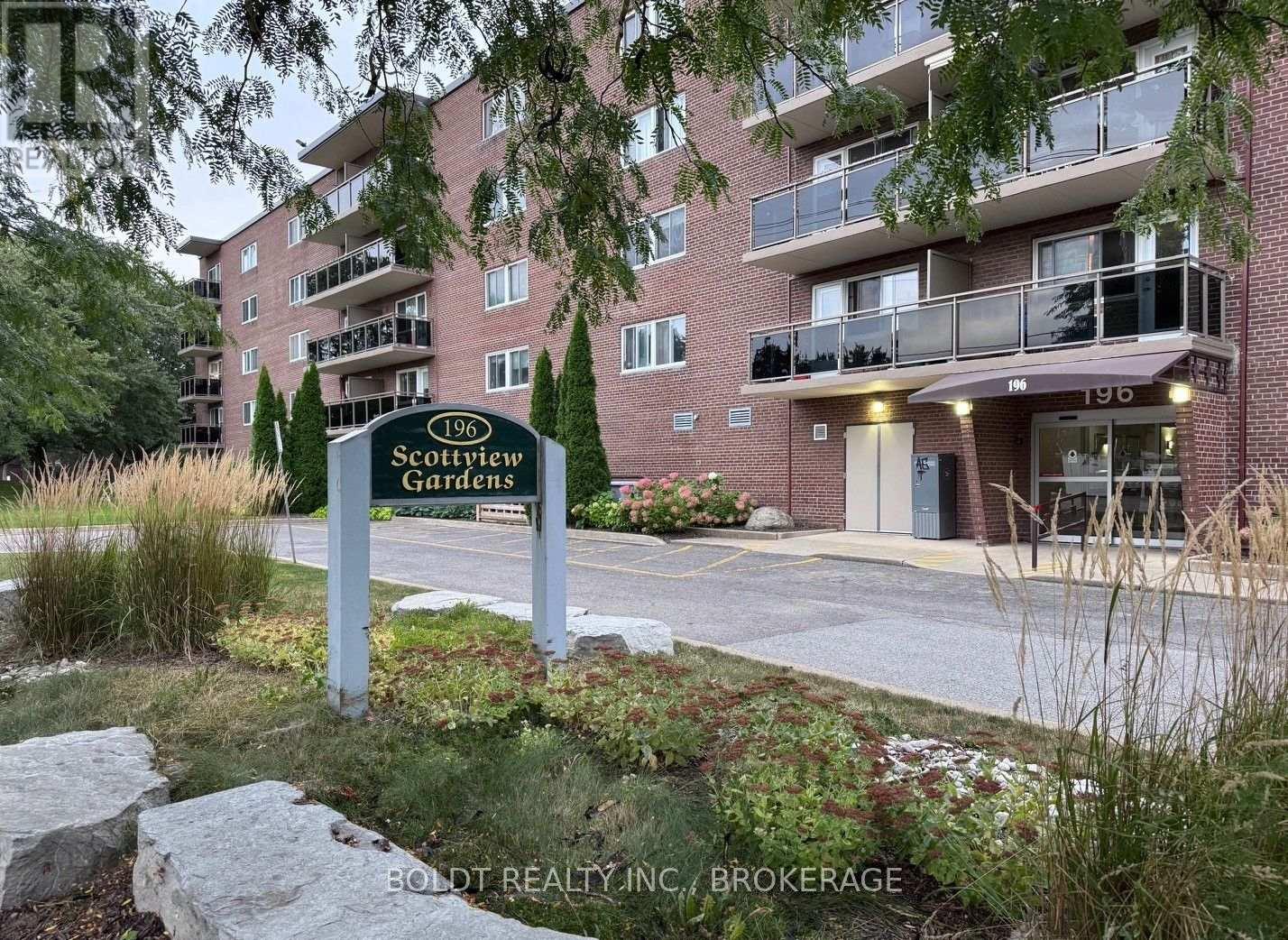 521 - 196 SCOTT STREET, St. Catharines, Ontario