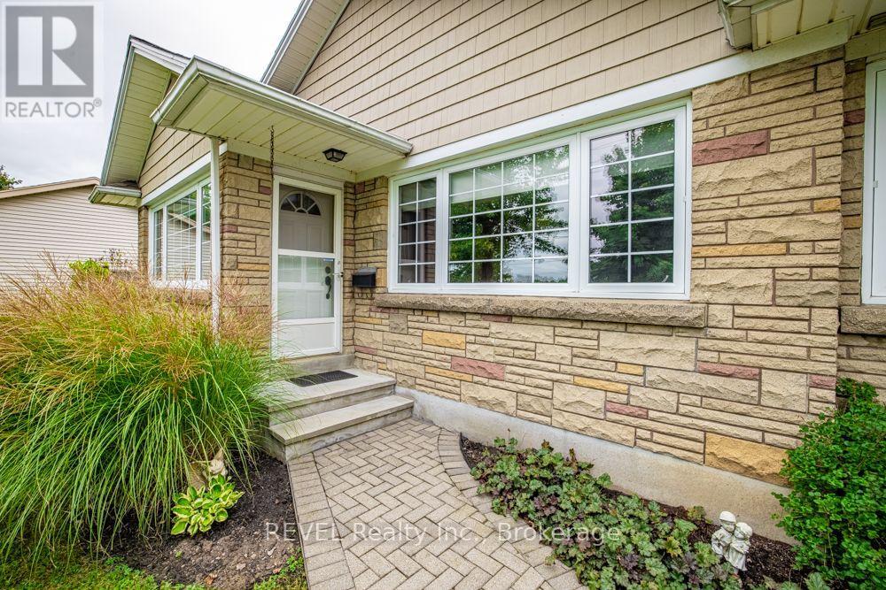 340 Thornwood Avenue, Fort Erie, Ontario  L0S 1N0 - Photo 4 - X13824628