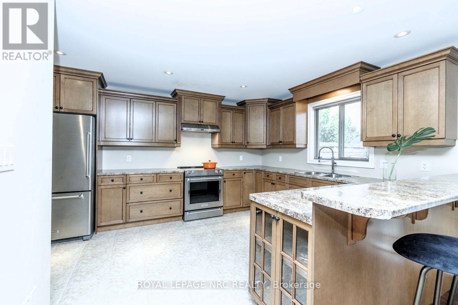 8394 Greenfield Crescent, Niagara Falls, Ontario  L2H 3J8 - Photo 12 - X13825410