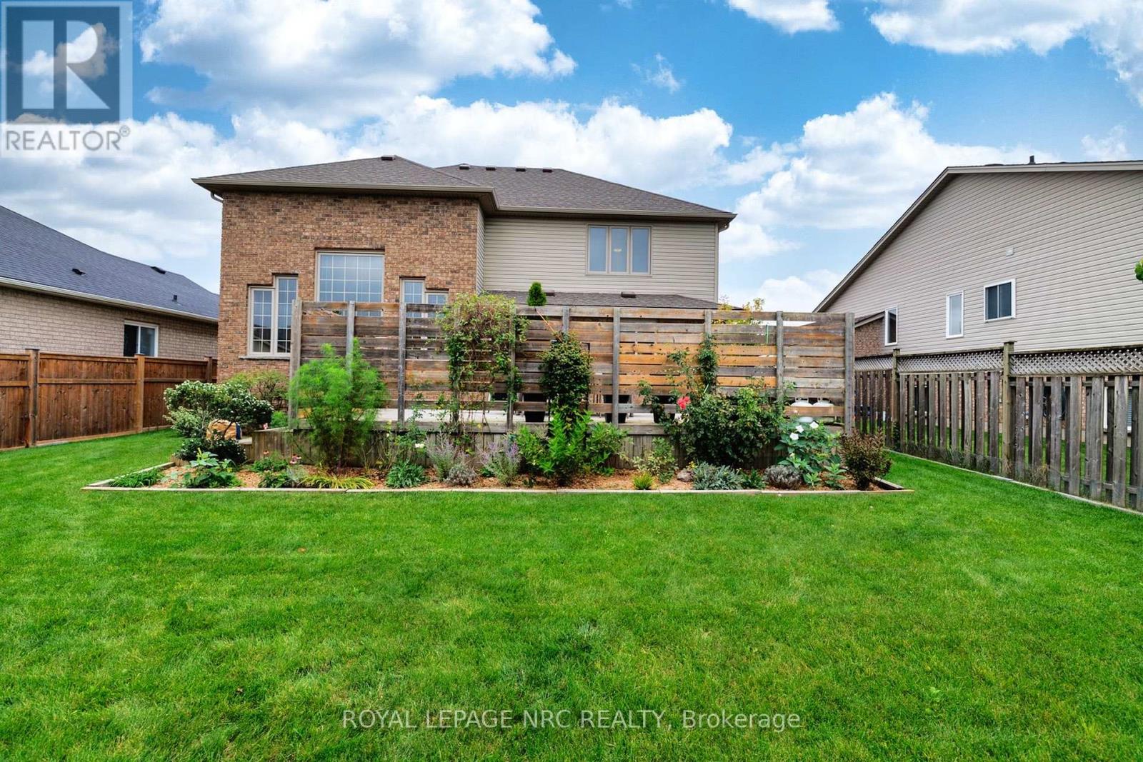 8394 Greenfield Crescent, Niagara Falls, Ontario  L2H 3J8 - Photo 3 - X13825410