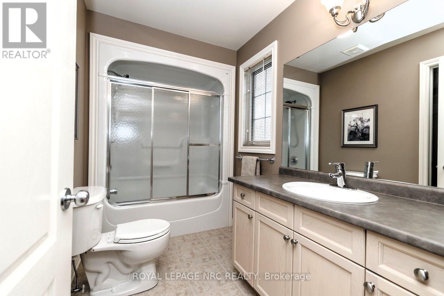 8394 Greenfield Crescent, Niagara Falls, Ontario  L2H 3J8 - Photo 30 - X13825410