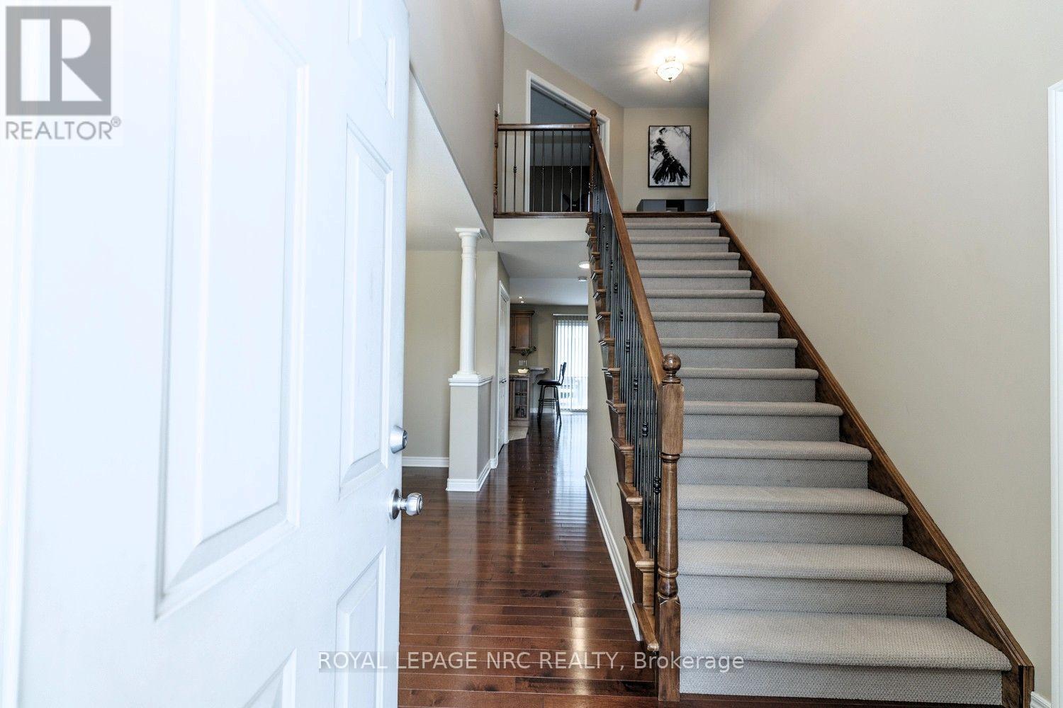 8394 Greenfield Crescent, Niagara Falls, Ontario  L2H 3J8 - Photo 4 - X13825410