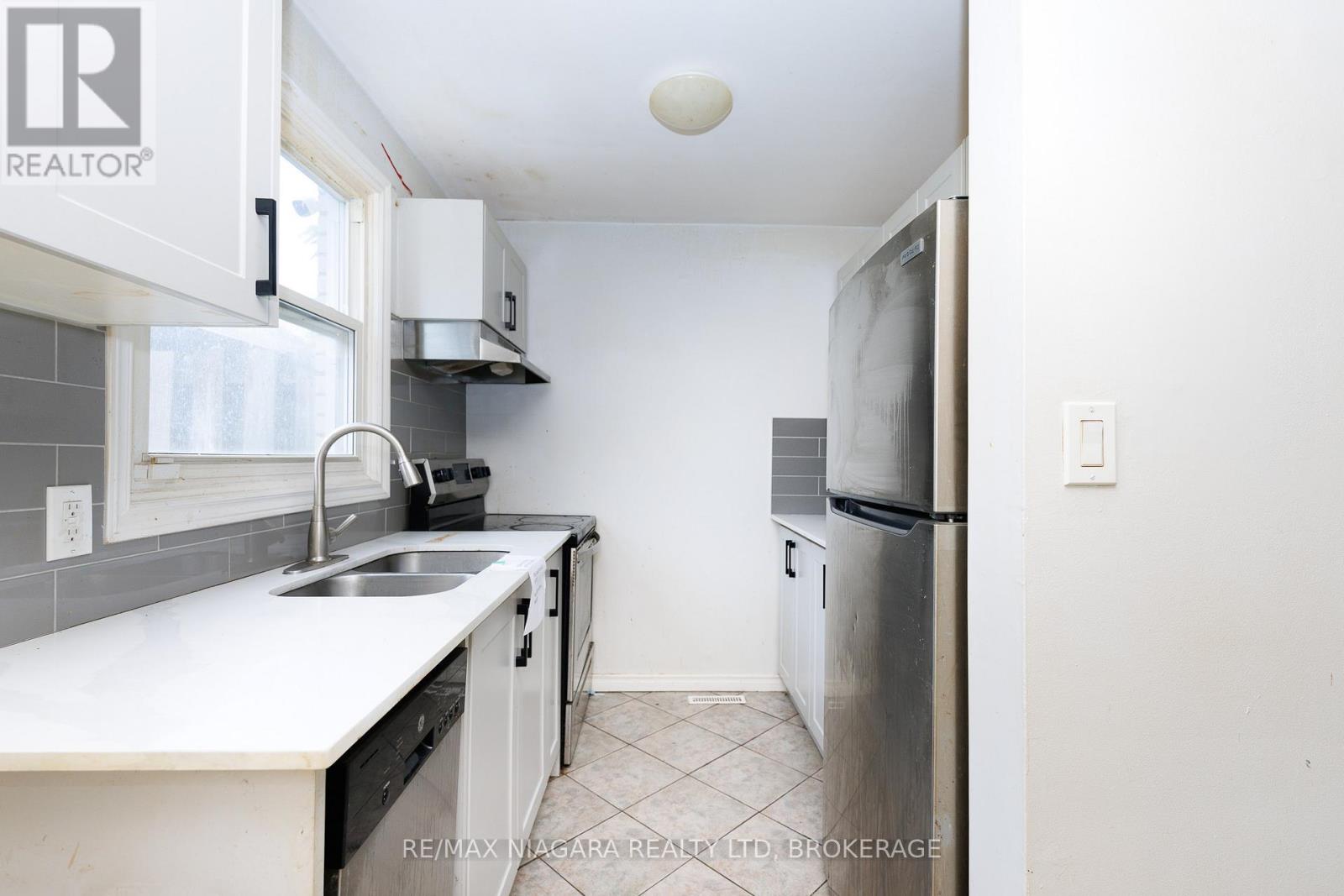1 - 252 Bertie Street, Fort Erie, Ontario  L2A 1Z6 - Photo 7 - X13826338