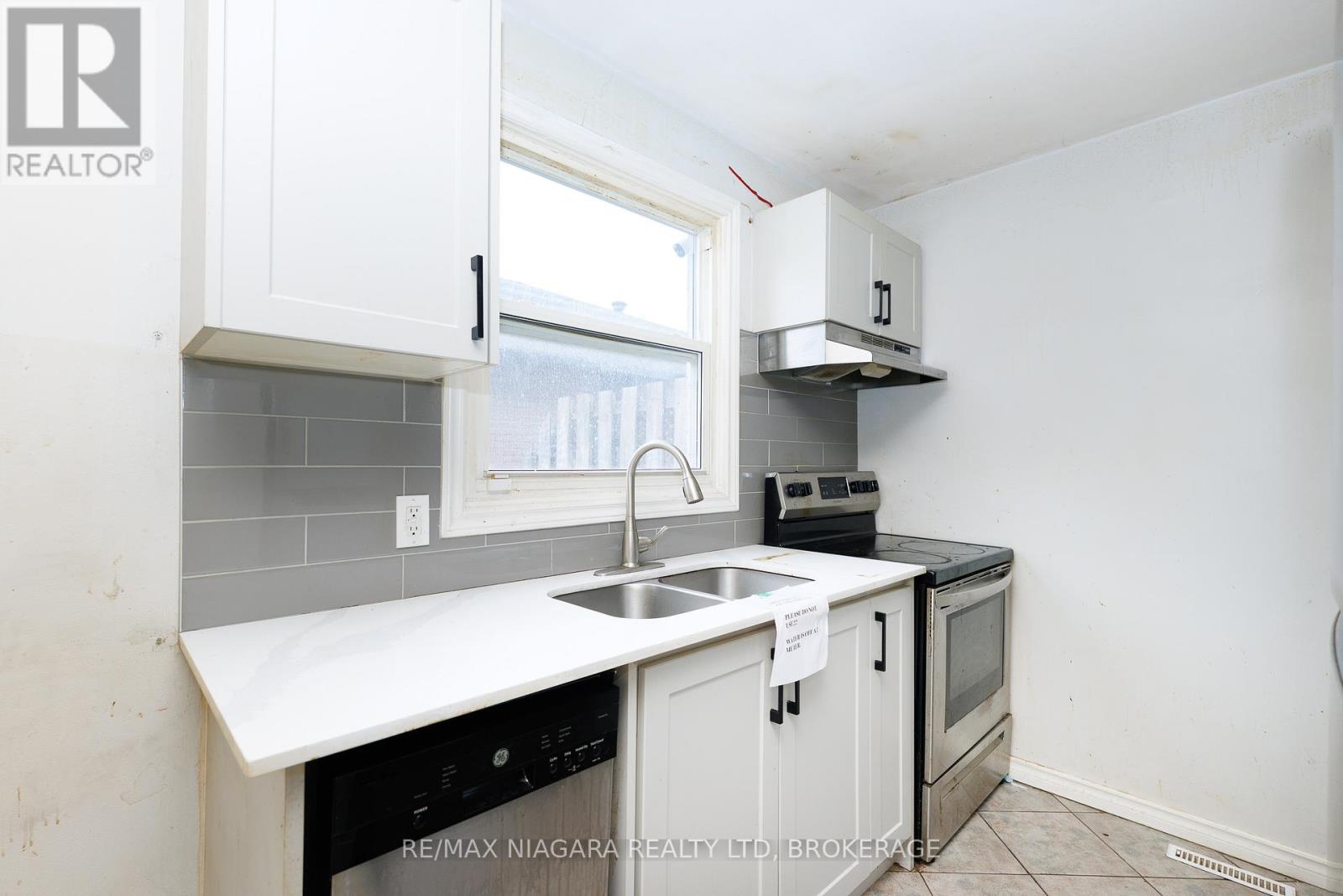 1 - 252 Bertie Street, Fort Erie, Ontario  L2A 1Z6 - Photo 8 - X13826338
