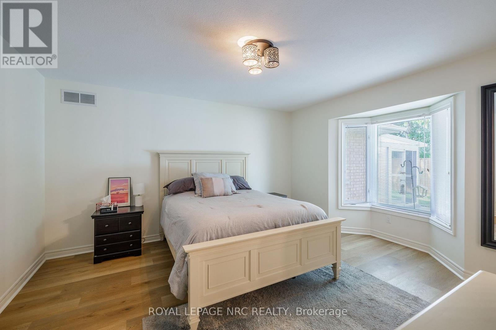 7621 Cameron Court, Niagara Falls, Ontario  L2H 3G9 - Photo 16 - X13826802