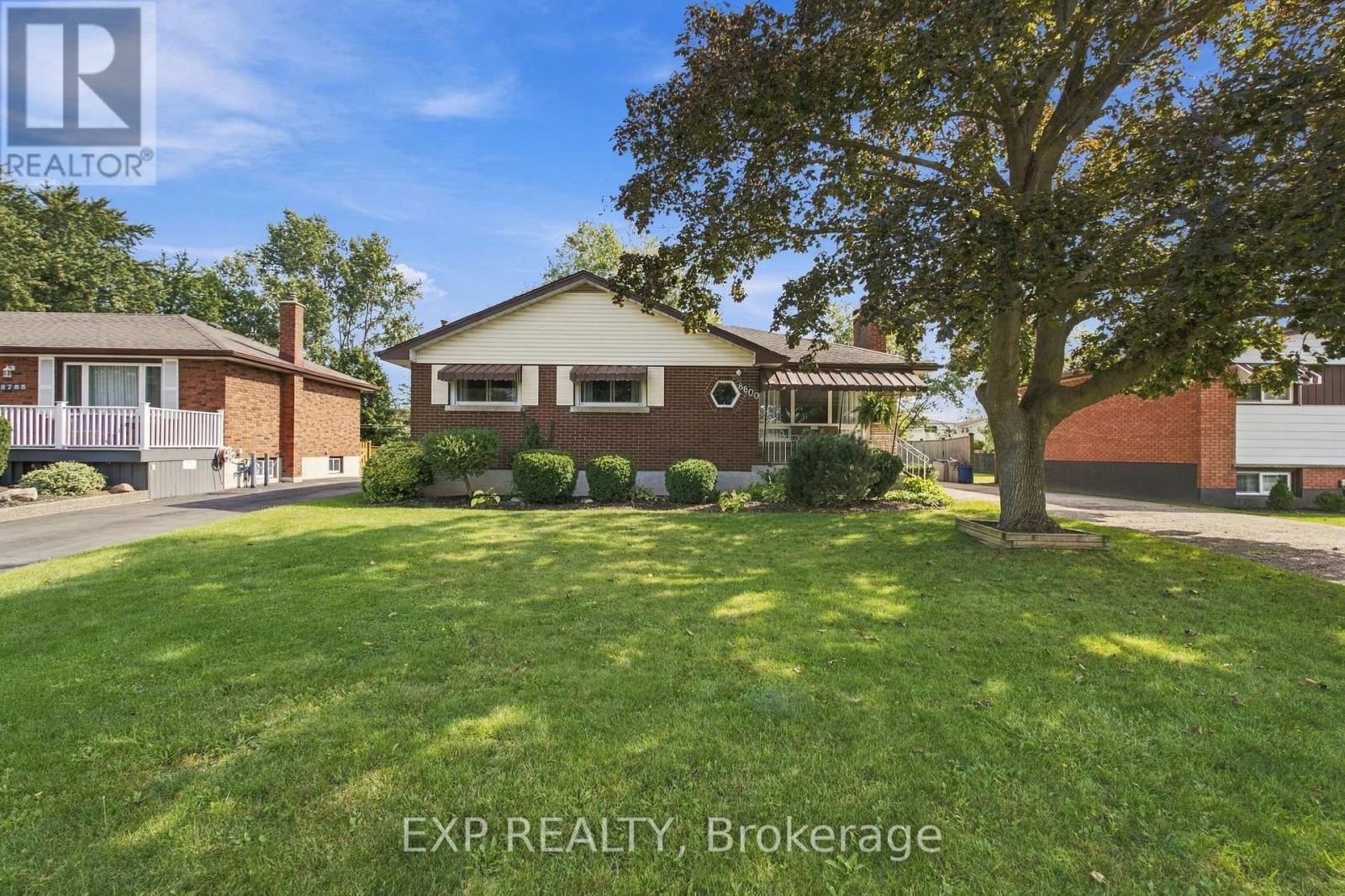 8800 CHAMPLAIN DRIVE, Niagara Falls, Ontario