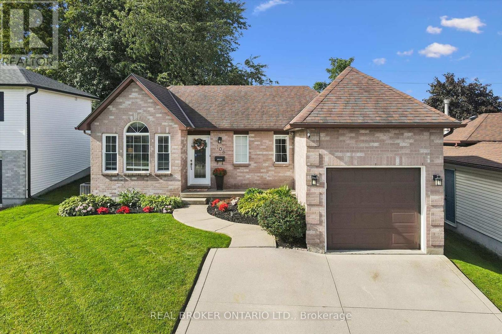 108 CANROBERT STREET, Woodstock, Ontario