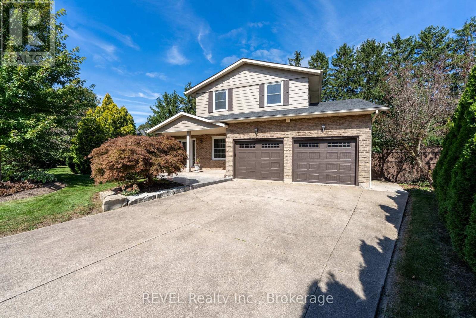 5 Tottenham Court, Niagara-On-The-Lake, Ontario  L0S 1J0 - Photo 2 - X13827056