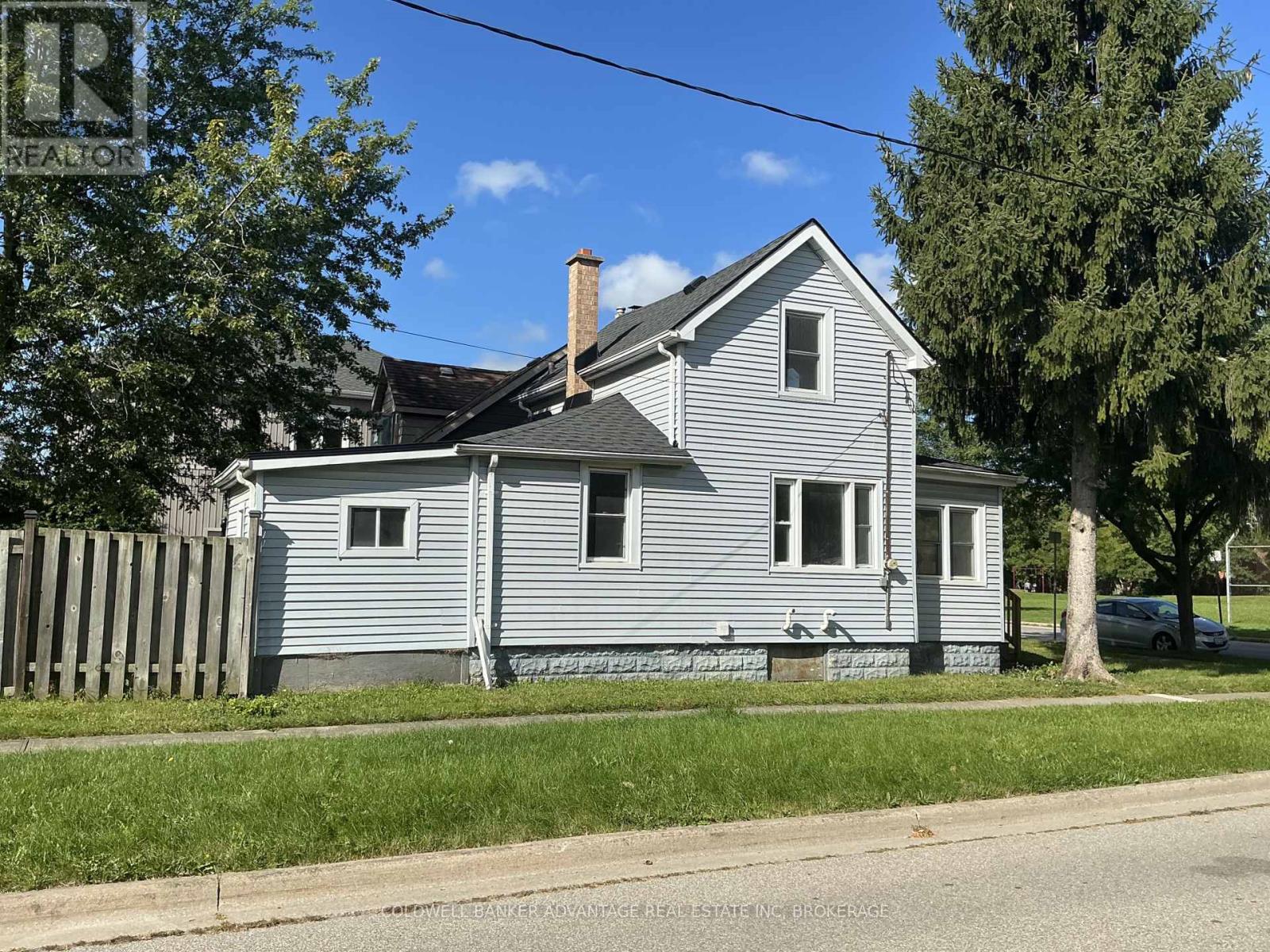 64 Chetwood Street, St. Catharines, Ontario  L2S 2A4 - Photo 2 - X13827544