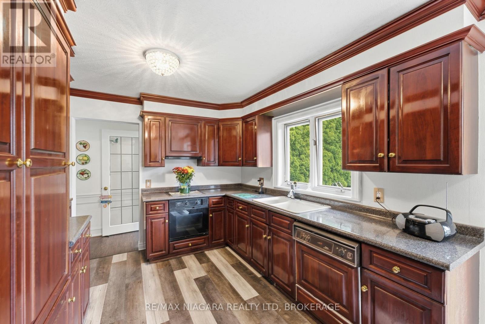 20 Arthur Street, St. Catharines, Ontario  L2M 1G9 - Photo 8 - X13827914
