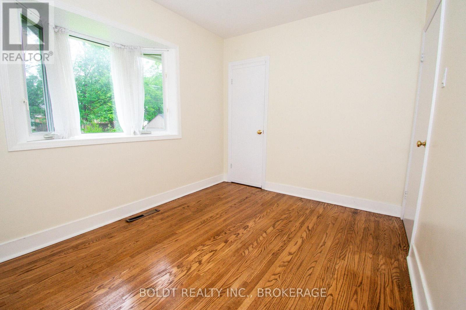 25 Elm Ridge Drive, St. Catharines, Ontario  L2T 2A7 - Photo 19 - X13827950