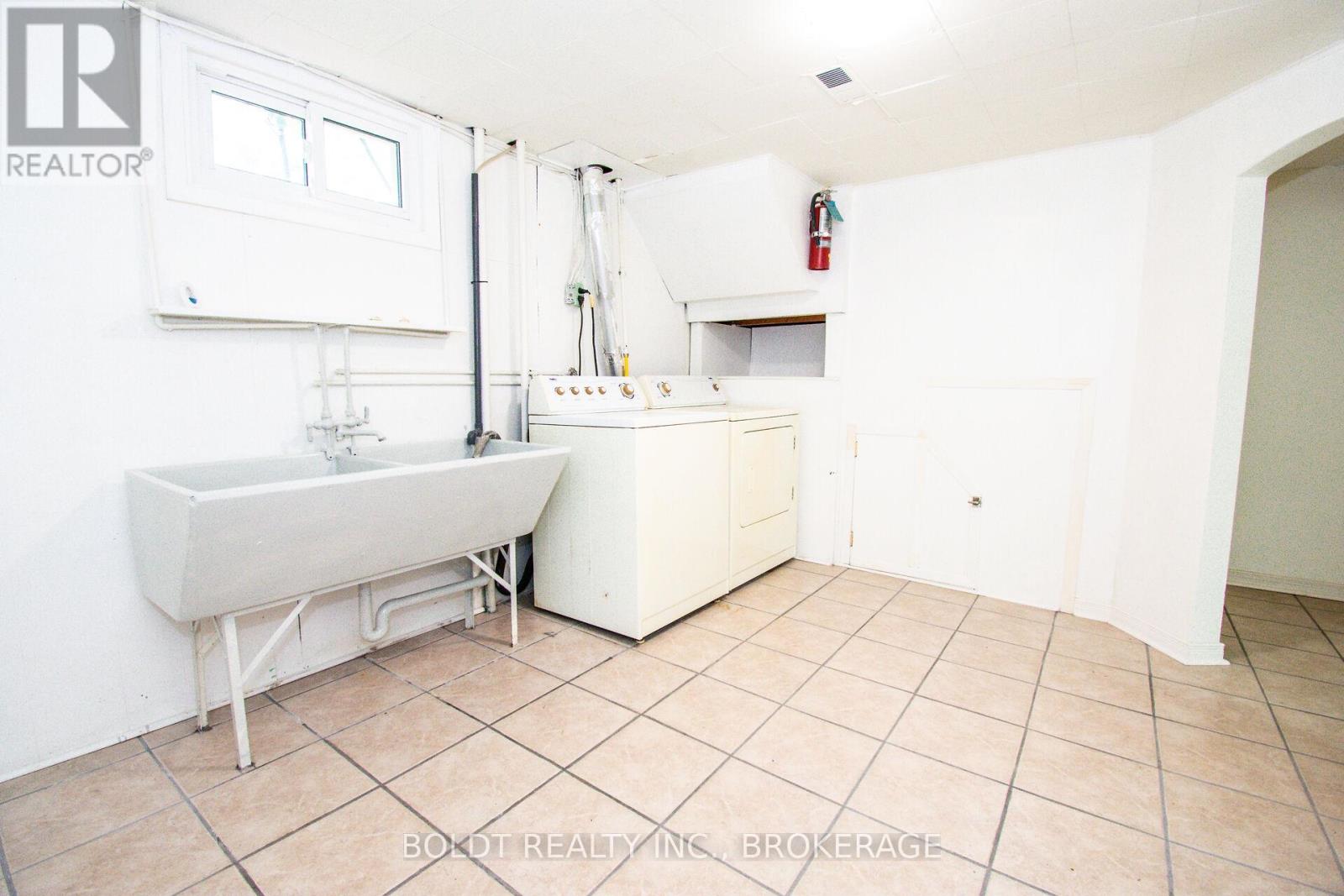 25 Elm Ridge Drive, St. Catharines, Ontario  L2T 2A7 - Photo 27 - X13827950