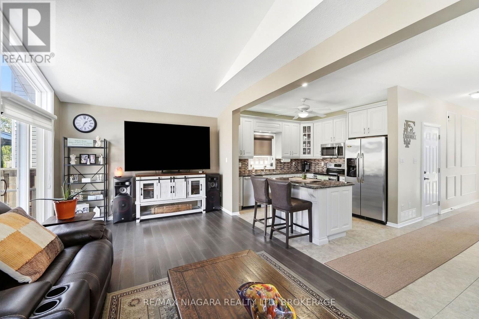 7441 Trinity Court, Niagara Falls, Ontario  L2H 3A6 - Photo 6 - X13828128