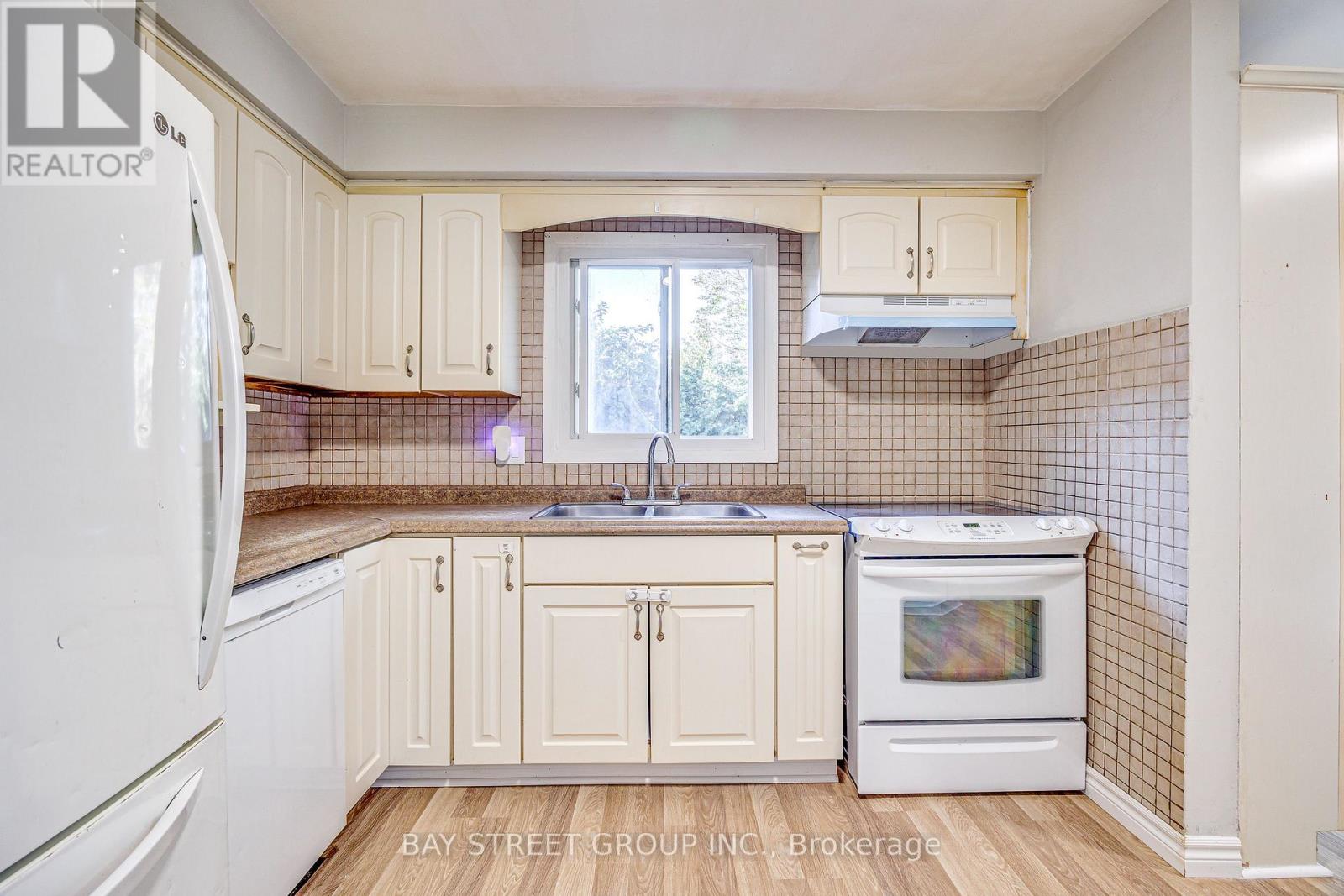 110 St. David's Road, St. Catharines, Ontario  L2T 1P9 - Photo 8 - X13828242