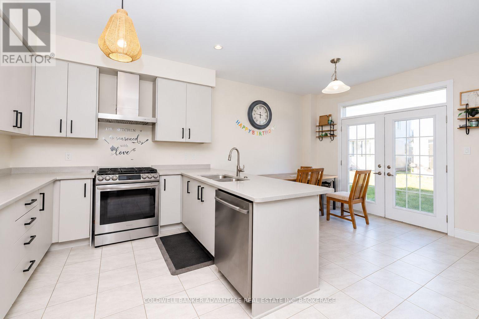8 Downriver Drive, Welland, Ontario  L3B 0M5 - Photo 7 - X13829292