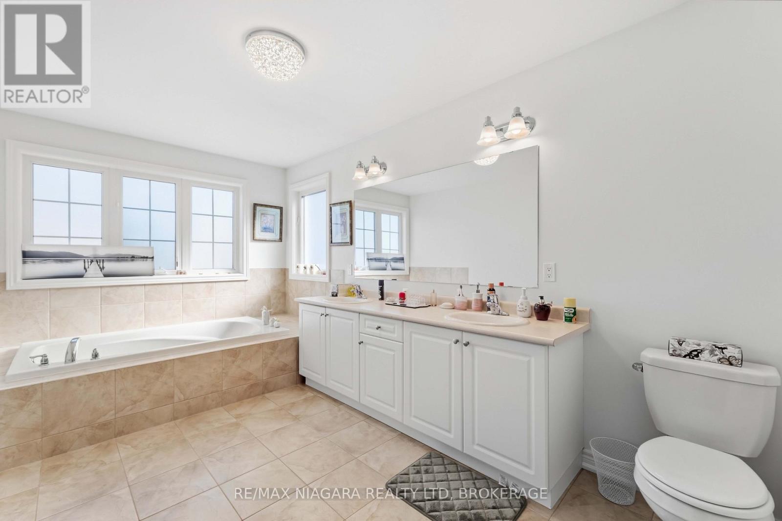 8760 Milomir Street, Niagara Falls, Ontario  L2H 0C6 - Photo 13 - X13830346