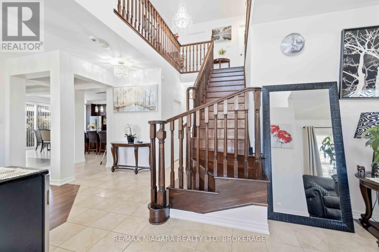 8760 Milomir Street, Niagara Falls, Ontario  L2H 0C6 - Photo 4 - X13830346
