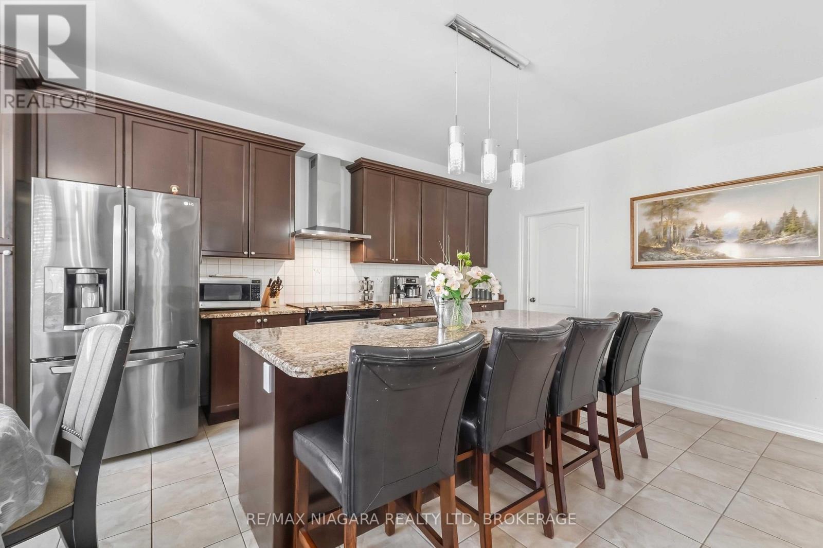 8760 Milomir Street, Niagara Falls, Ontario  L2H 0C6 - Photo 8 - X13830346