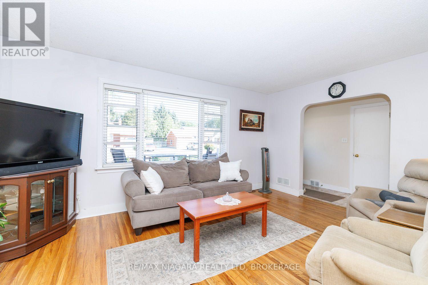 6424 Corwin Crescent, Niagara Falls, Ontario  L2G 2M2 - Photo 8 - X13831056
