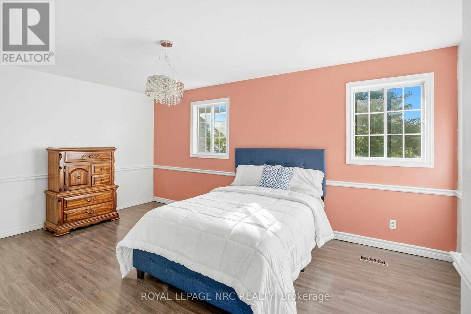 6033 Wildrose Crescent, Niagara Falls, Ontario  L2G 7T2 - Photo 11 - X13831316