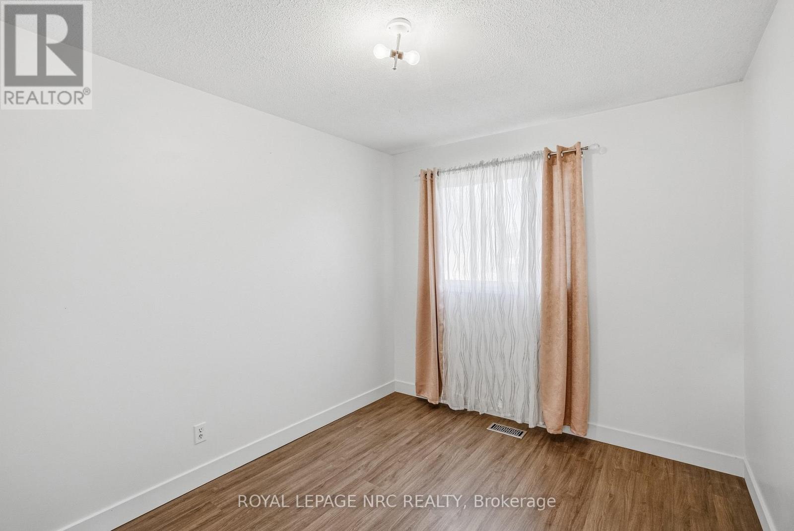 6033 Wildrose Crescent, Niagara Falls, Ontario  L2G 7T2 - Photo 13 - X13831316