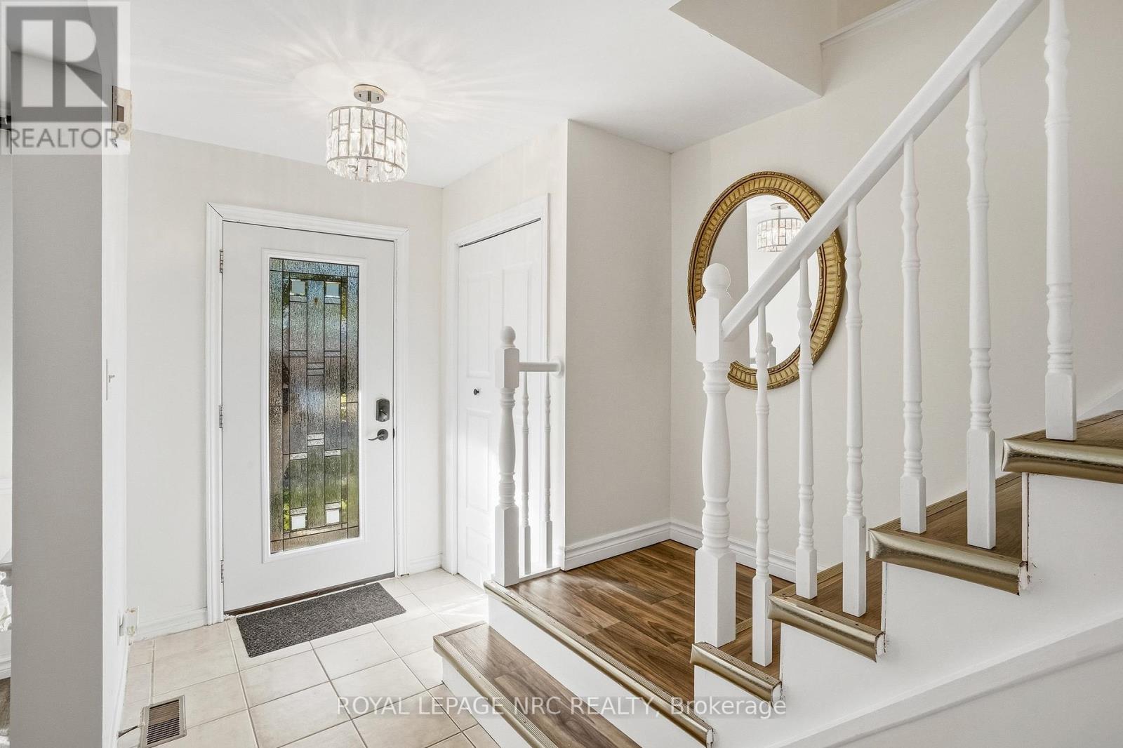 6033 Wildrose Crescent, Niagara Falls, Ontario  L2G 7T2 - Photo 3 - X13831316