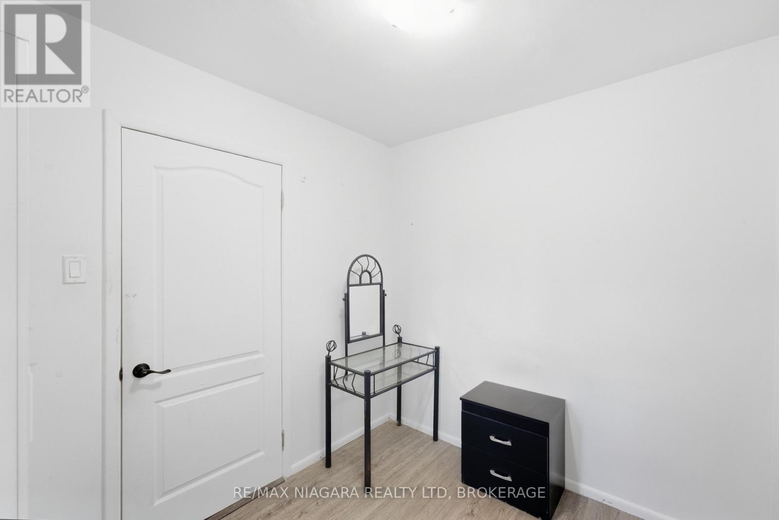 6525 Oneil Street, Niagara Falls, Ontario  L2J 1M7 - Photo 11 - X13831330