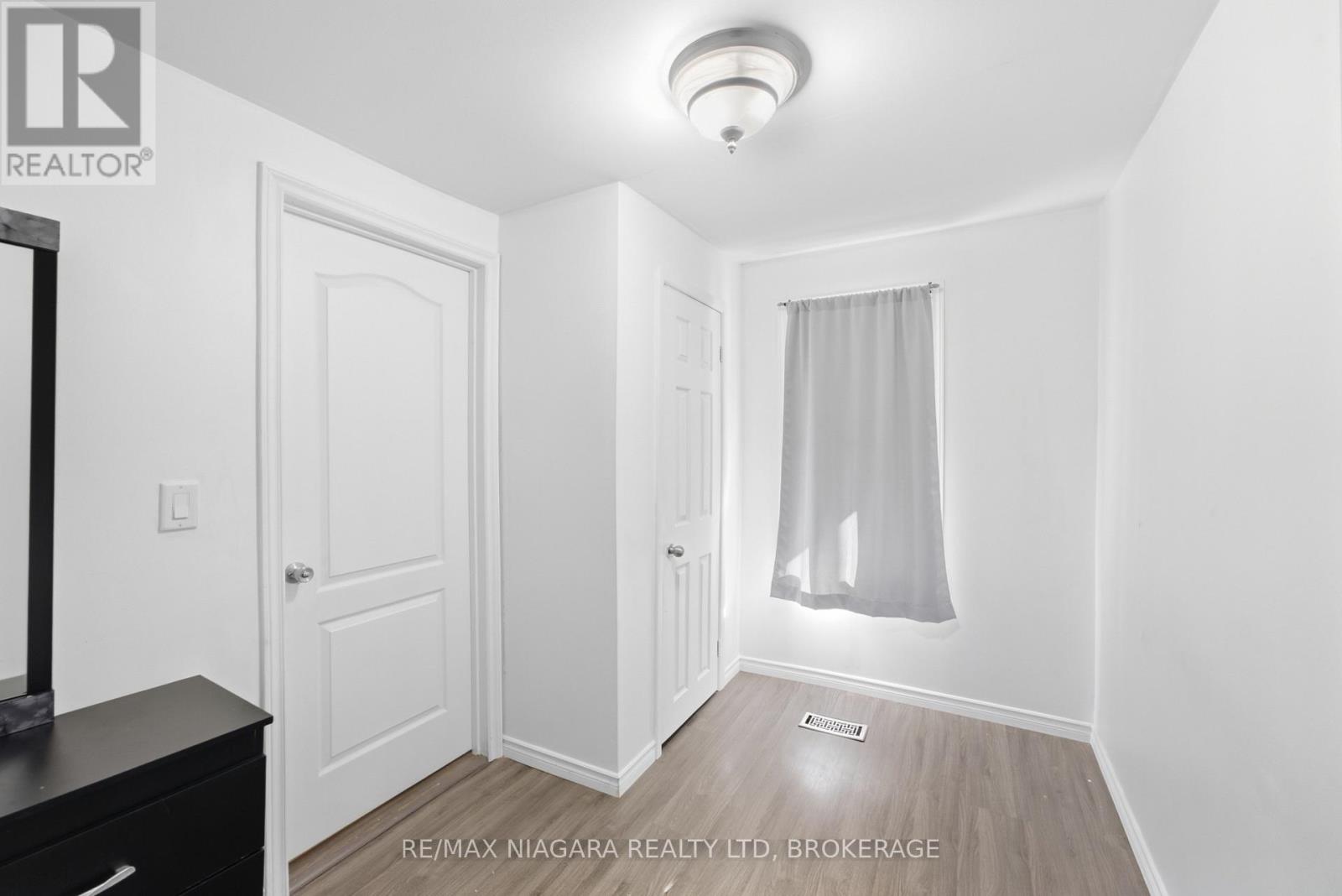 6525 Oneil Street, Niagara Falls, Ontario  L2J 1M7 - Photo 12 - X13831330