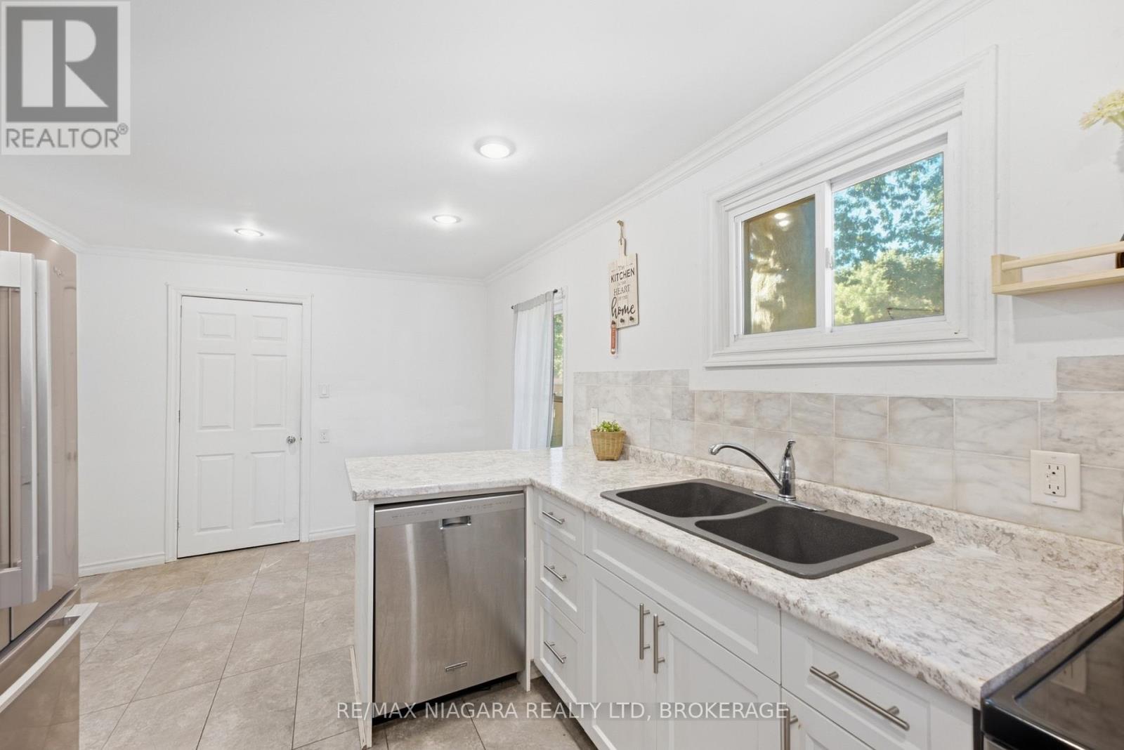6525 Oneil Street, Niagara Falls, Ontario  L2J 1M7 - Photo 17 - X13831330