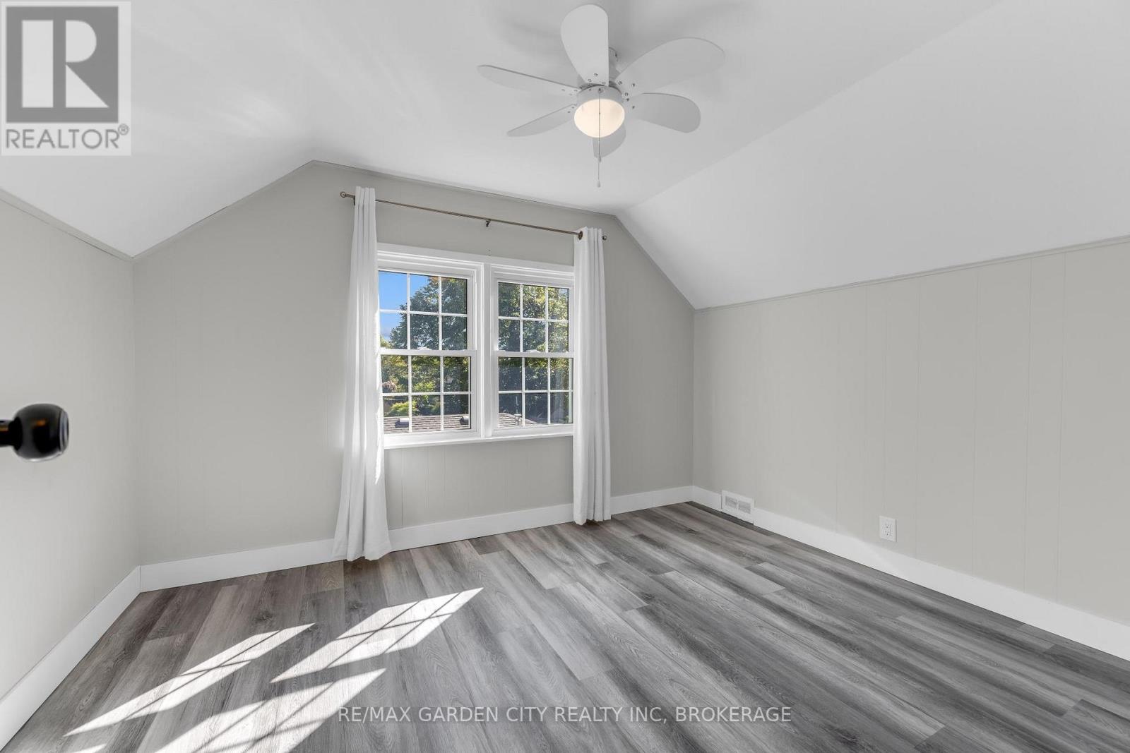 4 Manor Road, St. Catharines, Ontario  L2N 3B5 - Photo 11 - X13831770