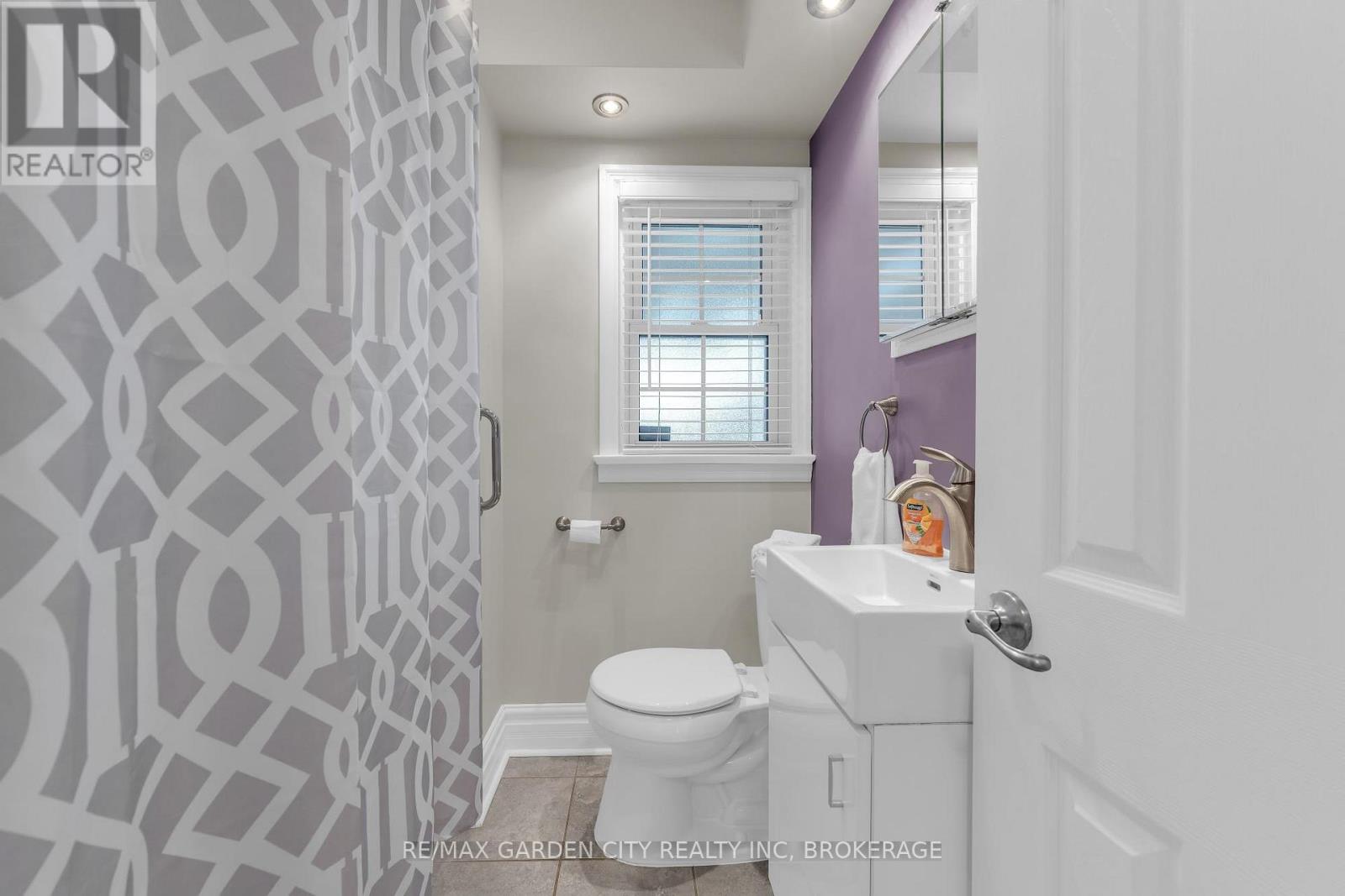 4 Manor Road, St. Catharines, Ontario  L2N 3B5 - Photo 15 - X13831770