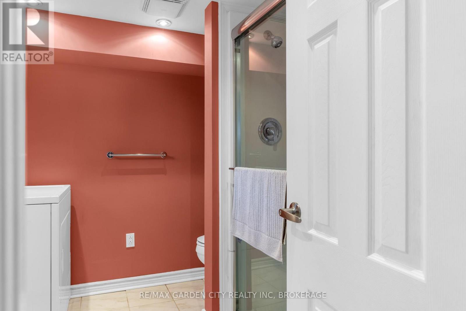 4 Manor Road, St. Catharines, Ontario  L2N 3B5 - Photo 19 - X13831770