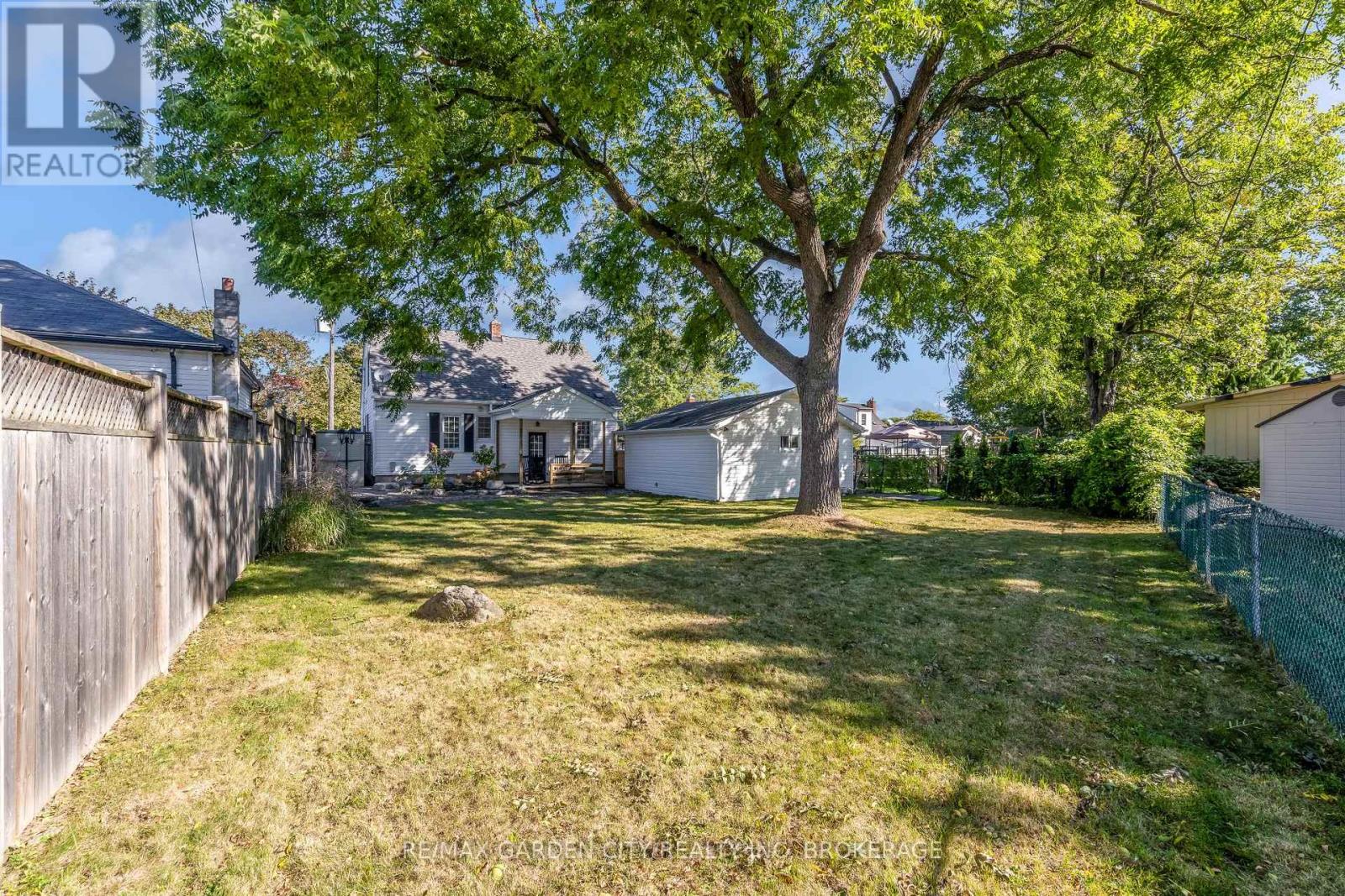 4 Manor Road, St. Catharines, Ontario  L2N 3B5 - Photo 20 - X13831770