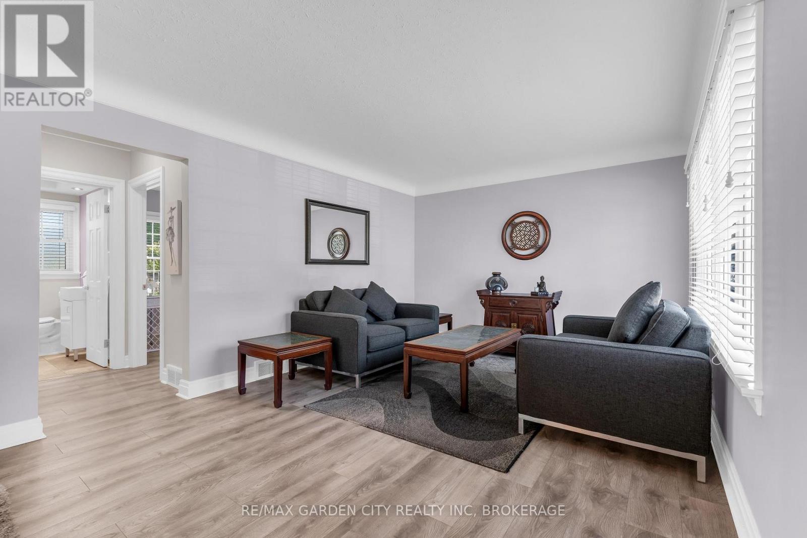 4 Manor Road, St. Catharines, Ontario  L2N 3B5 - Photo 3 - X13831770