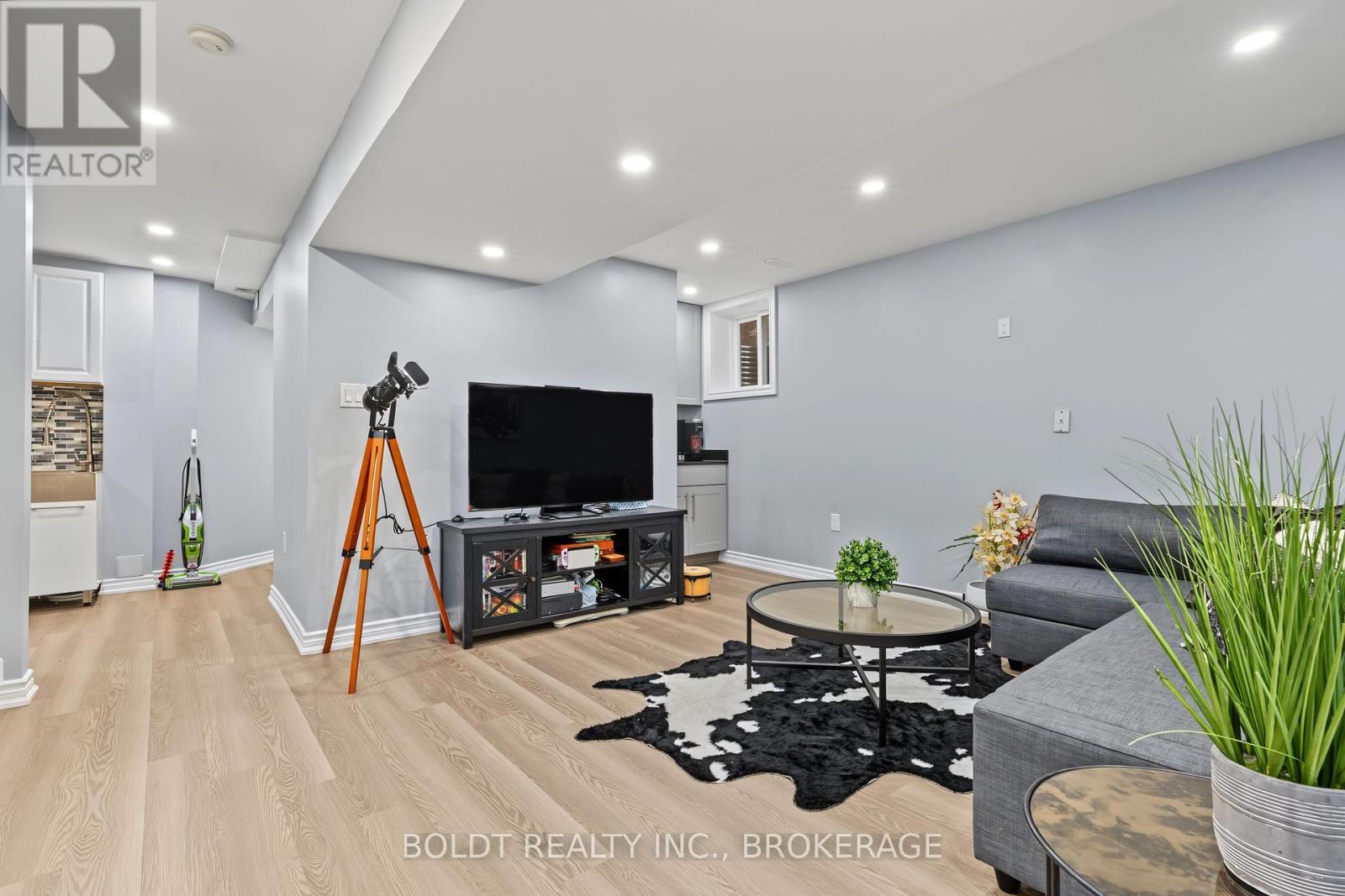 17 Valridge Court, Hamilton, Ontario  L9G 4Y5 - Photo 31 - X13831854