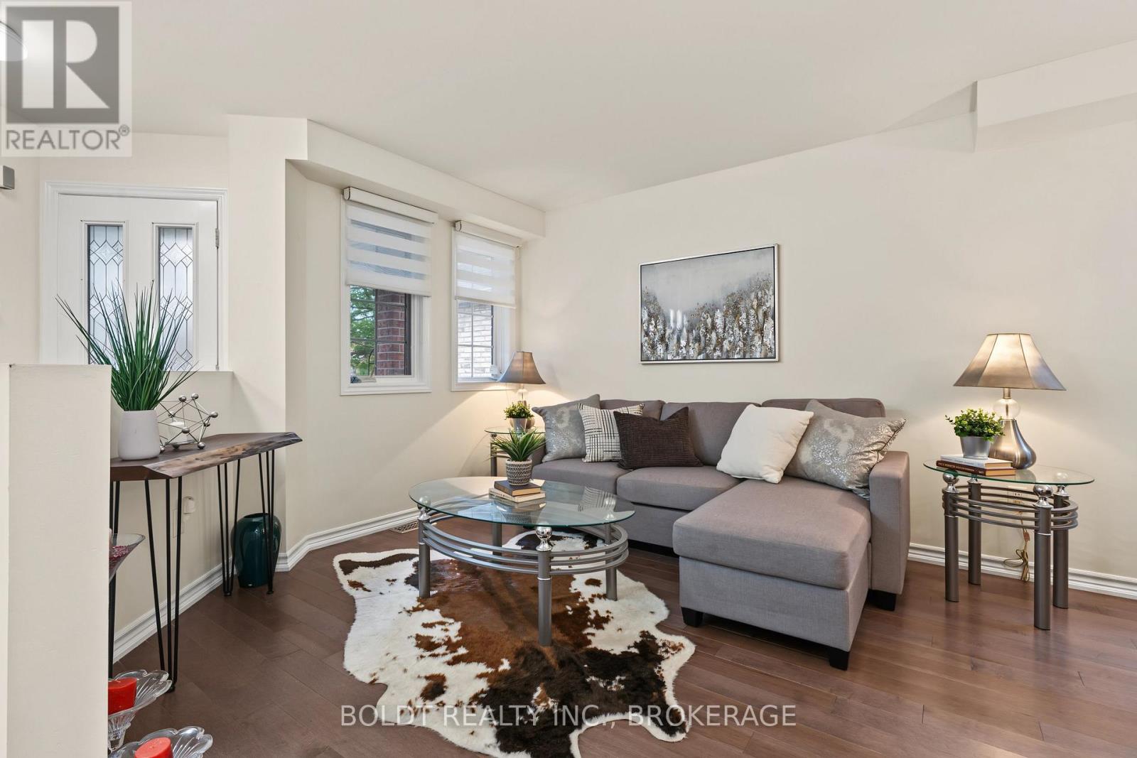 17 Valridge Court, Hamilton, Ontario  L9G 4Y5 - Photo 7 - X13831854