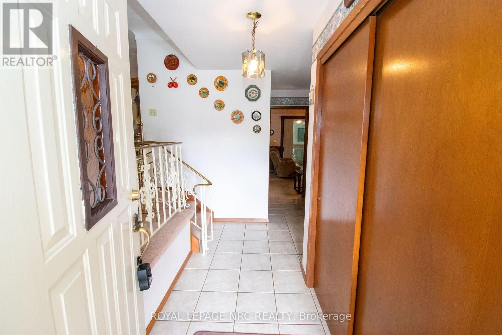 81 Ziraldo Road N, St. Catharines, Ontario  L2N 6S8 - Photo 4 - X13832732