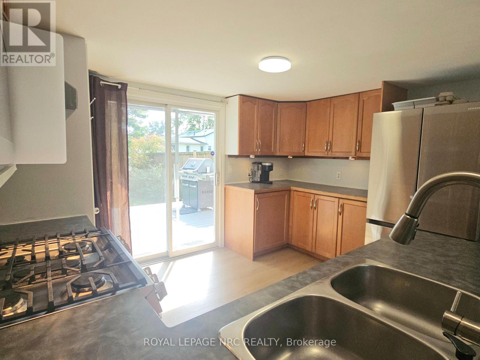 3093 Hyman Avenue, Fort Erie, Ontario  L0S 1N0 - Photo 8 - X13832986