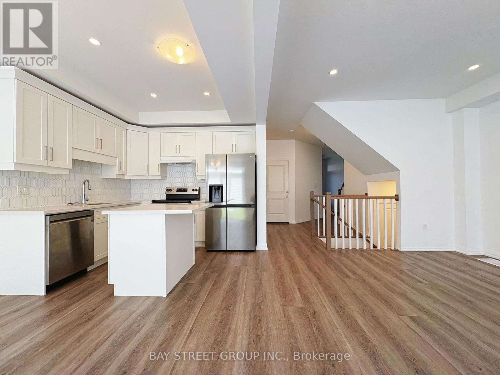 7405 Matteo Drive, Niagara Falls, Ontario  L2H 2Y6 - Photo 2 - X13833464