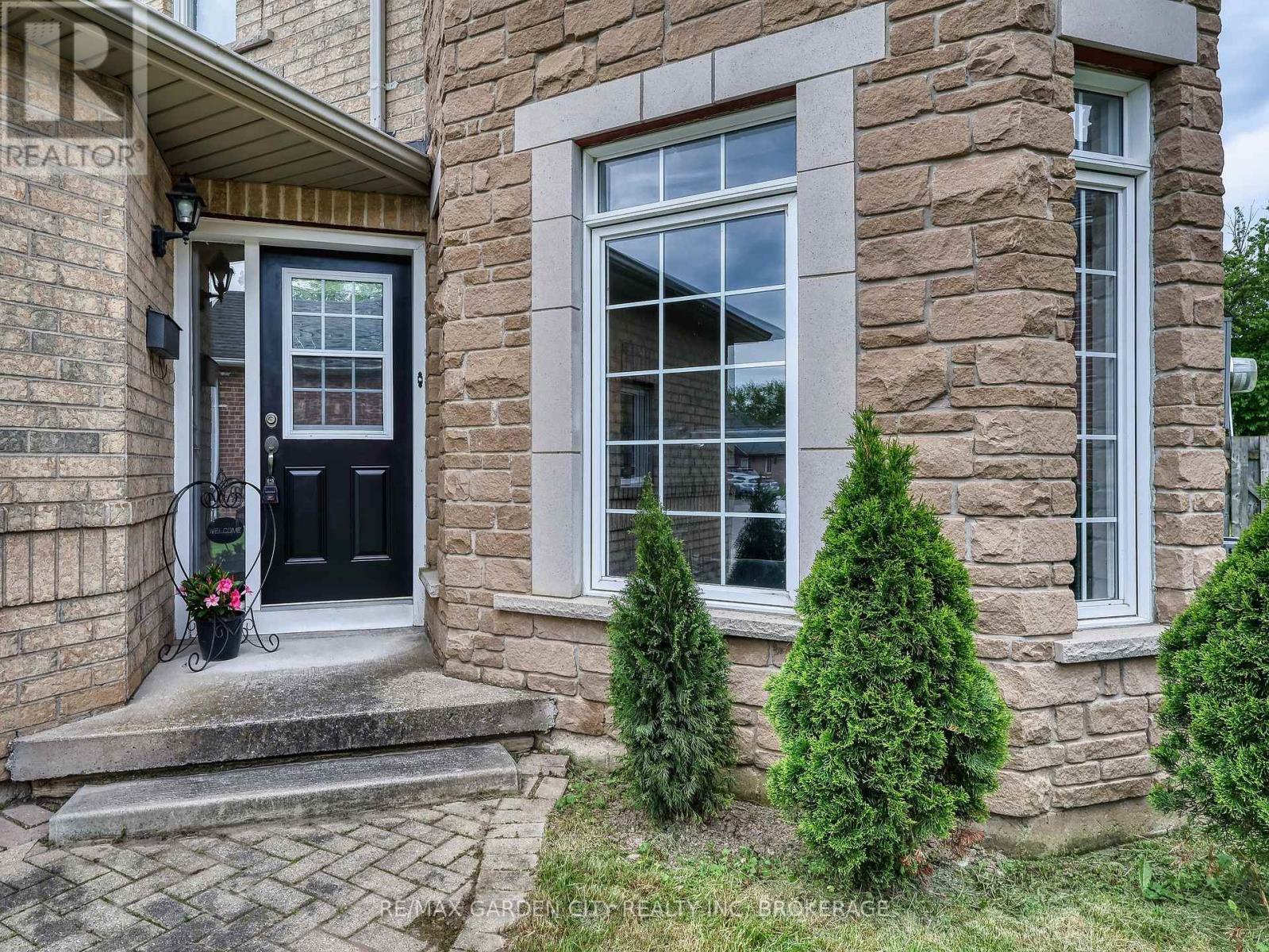 75 Jackson Court E, Welland, Ontario  L3C 7G4 - Photo 2 - X13833896