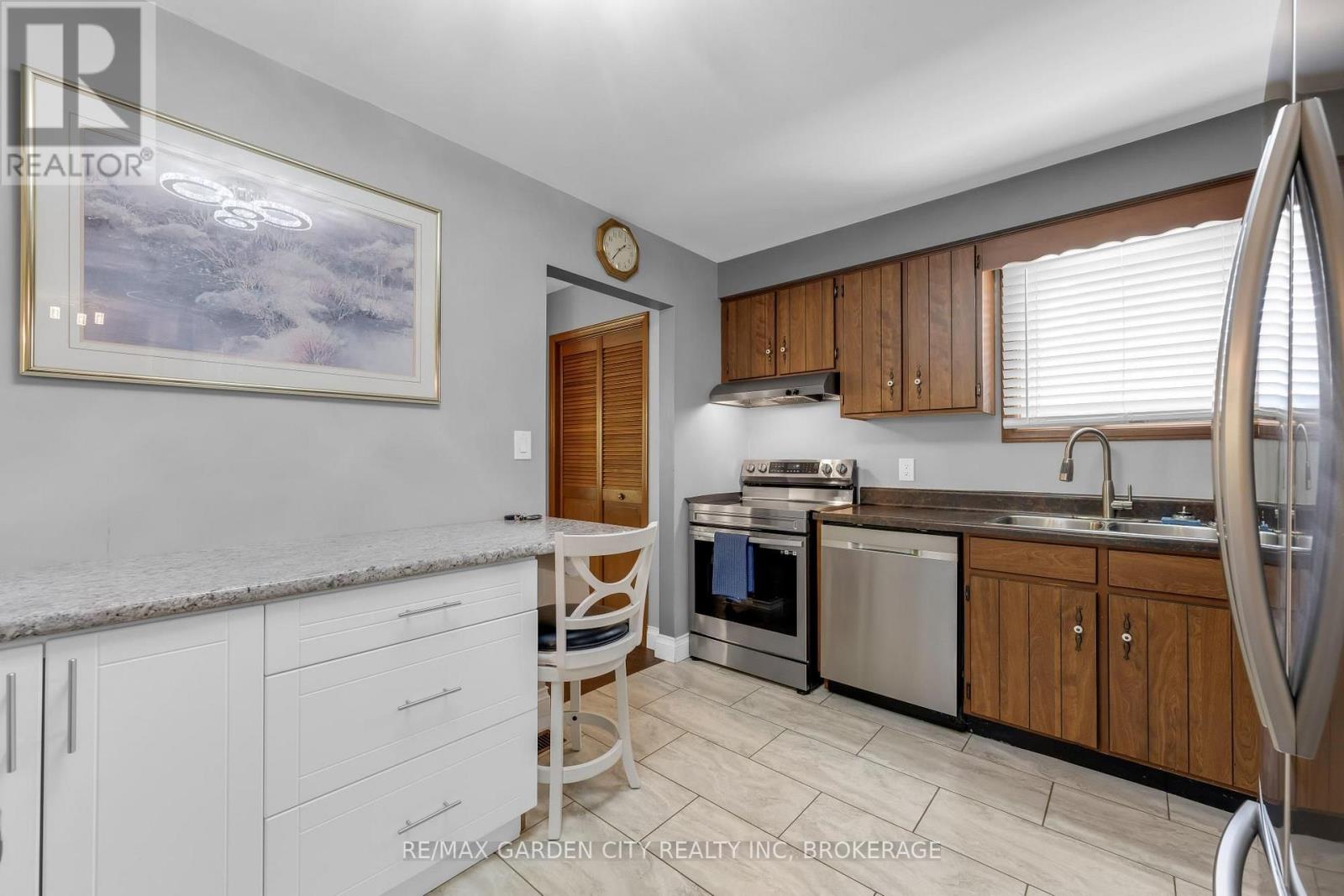 54 Crestcombe Road, St. Catharines, Ontario  L2S 2J4 - Photo 7 - X13833936
