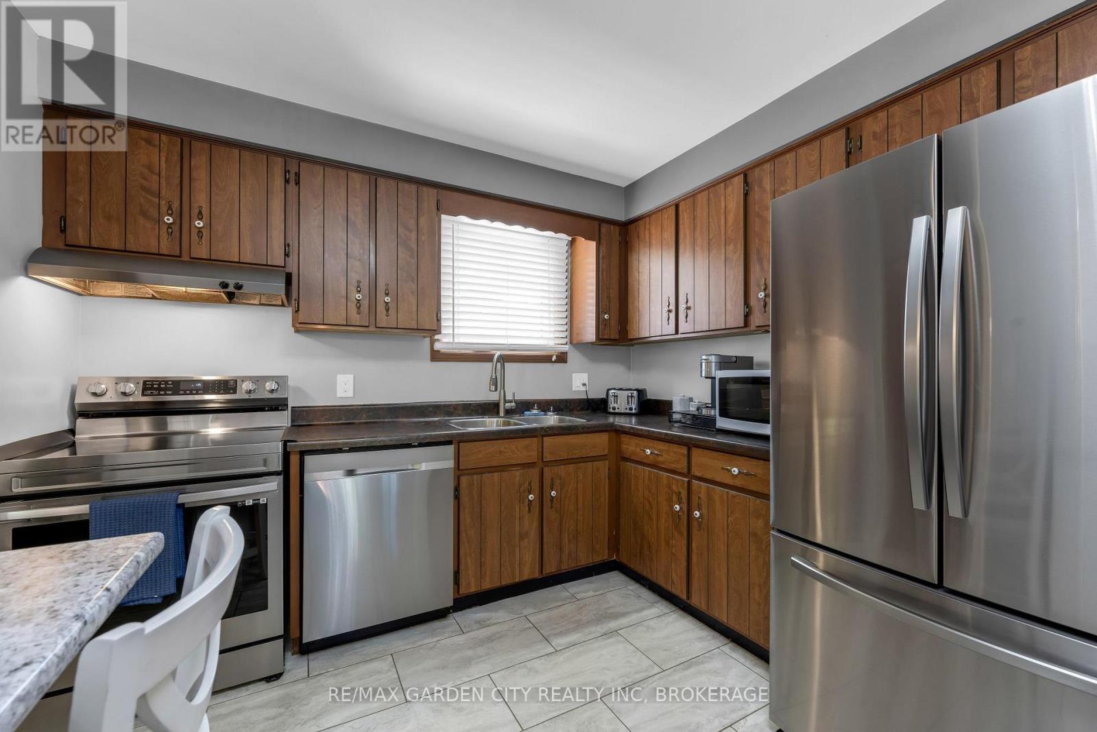 54 Crestcombe Road, St. Catharines, Ontario  L2S 2J4 - Photo 8 - X13833936