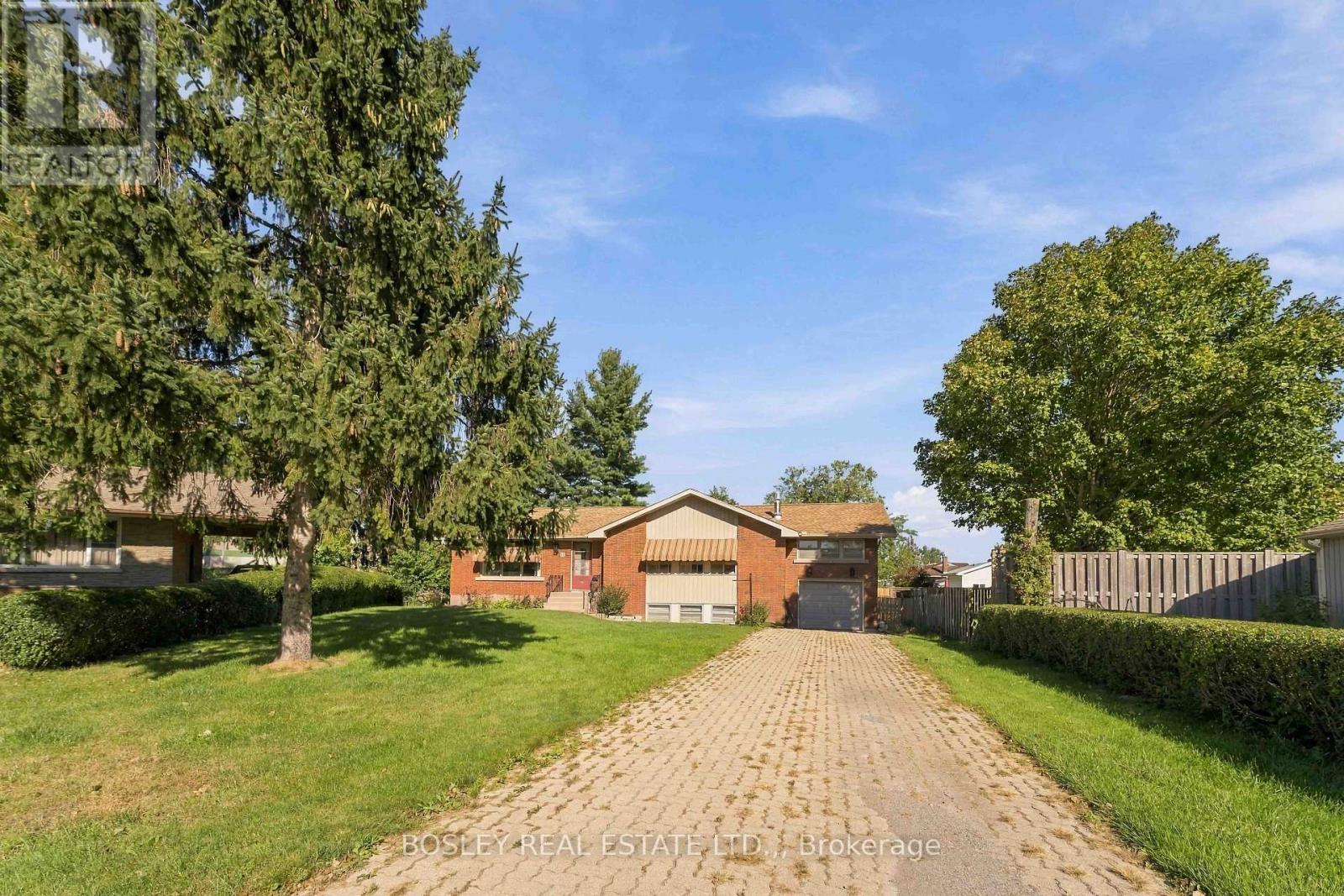 12 GLENHURST CIRCLE, St. Catharines, Ontario